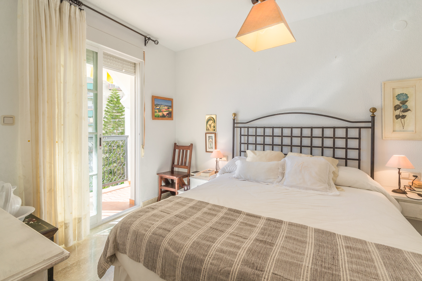 ESPECTACULAR APARTAMENTO EN PASEO REINA SOFA