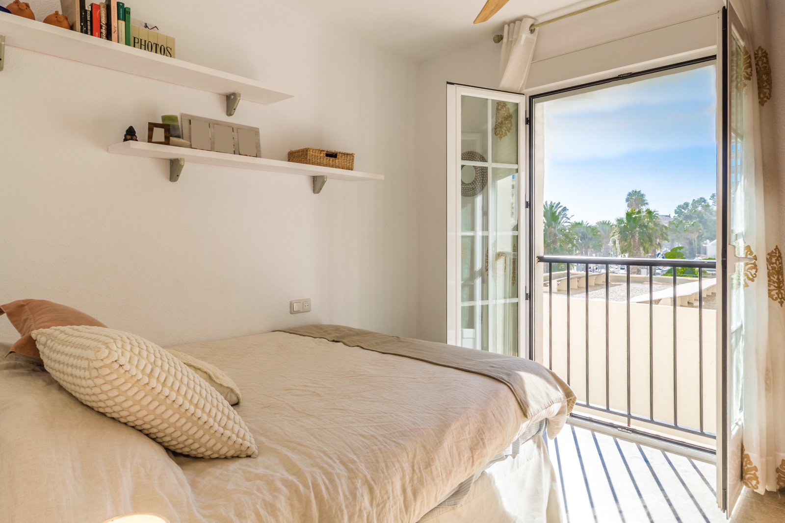 ESPECTACULAR APARTAMENTO EN PASEO REINA SOFA