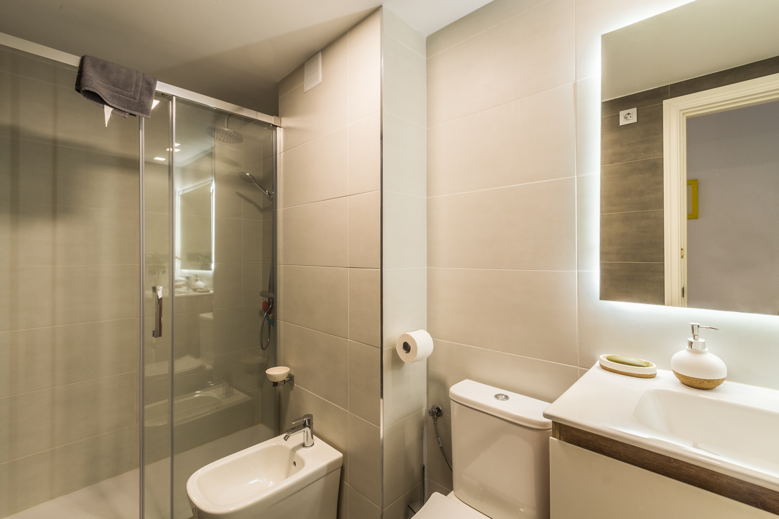 ESPECTACULAR APARTAMENTO EN PASEO REINA SOFA
