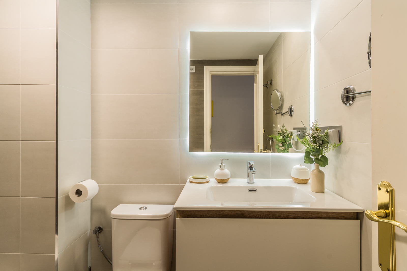ESPECTACULAR APARTAMENTO EN PASEO REINA SOFA