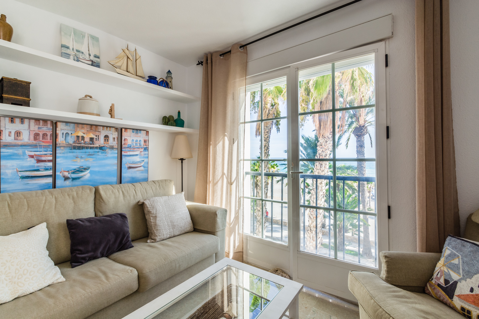 ESPECTACULAR APARTAMENTO EN PASEO REINA SOFA