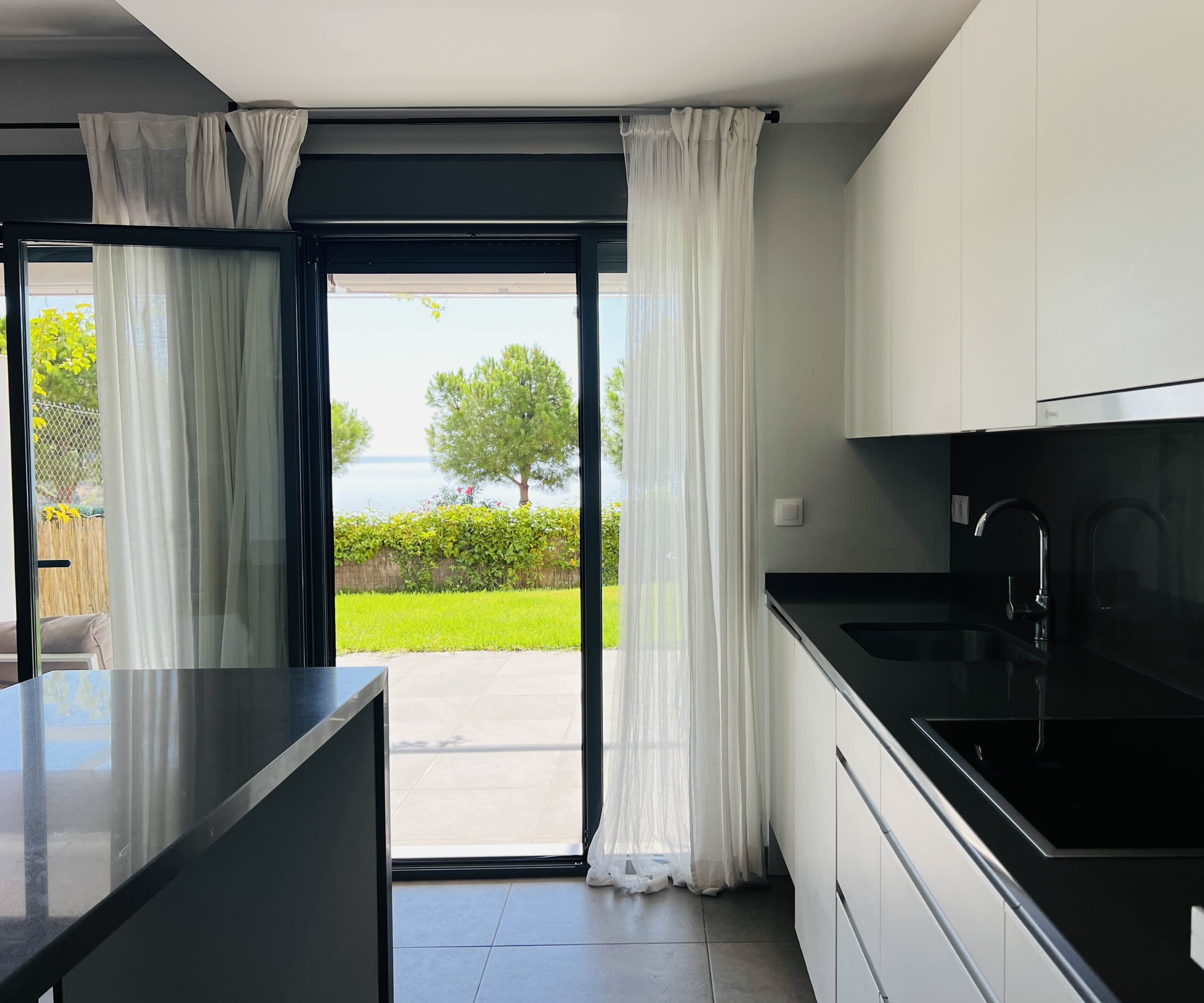 ESPECTACULAR APARTAMENTO CON JARDÍN Y VISTAS AL MAR