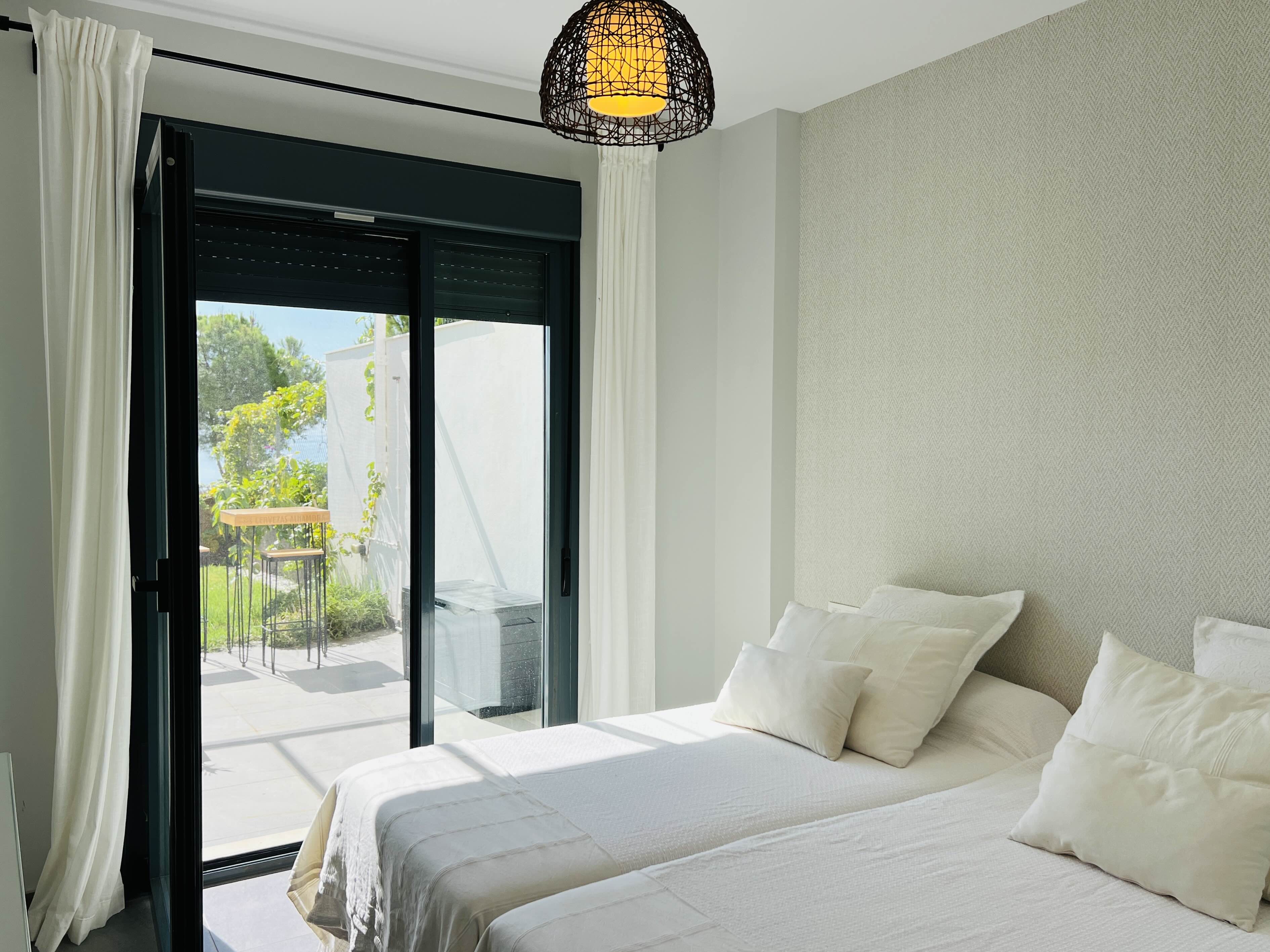 ESPECTACULAR APARTAMENTO CON JARDÍN Y VISTAS AL MAR