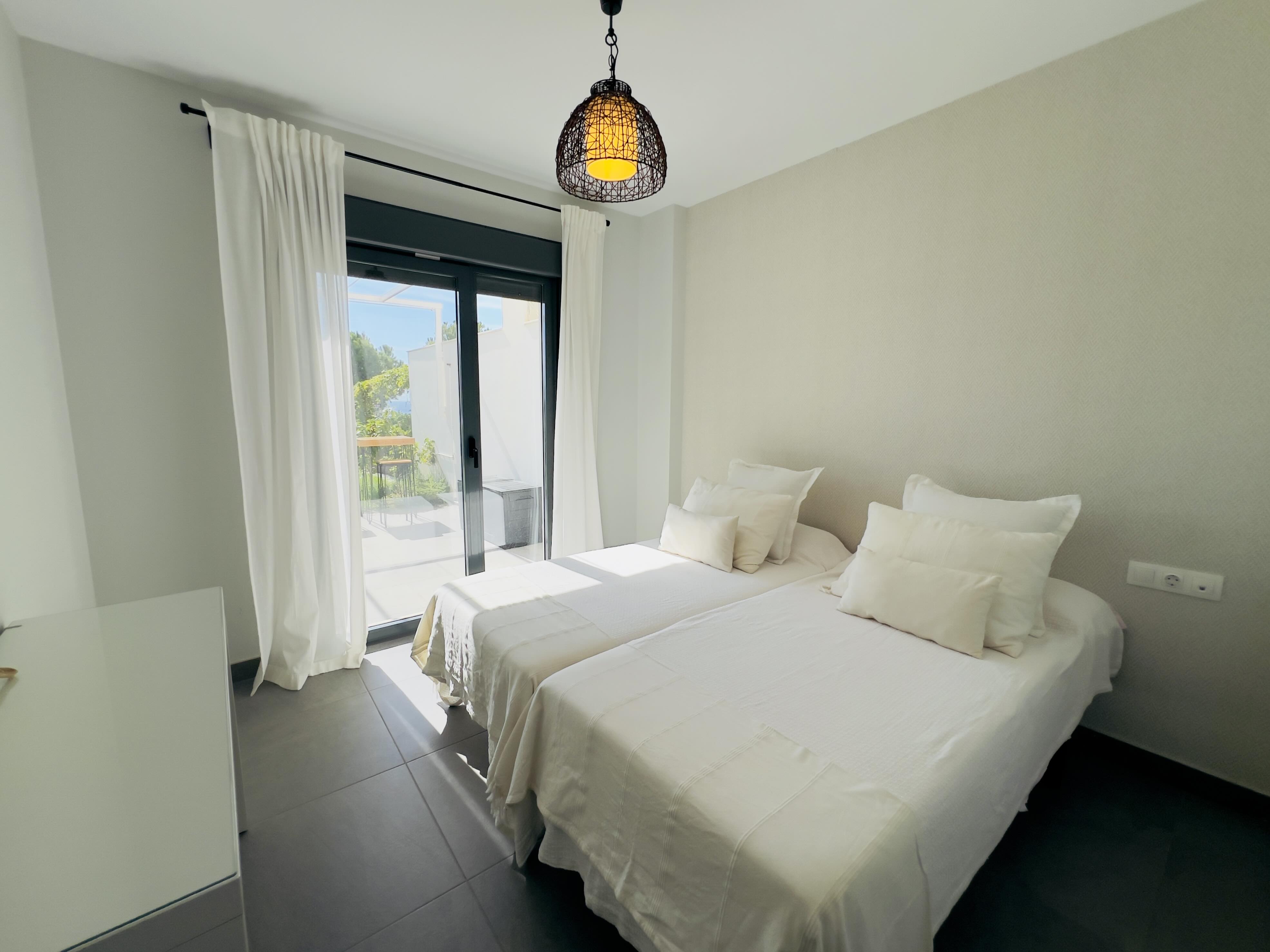 ESPECTACULAR APARTAMENTO CON JARDÍN Y VISTAS AL MAR