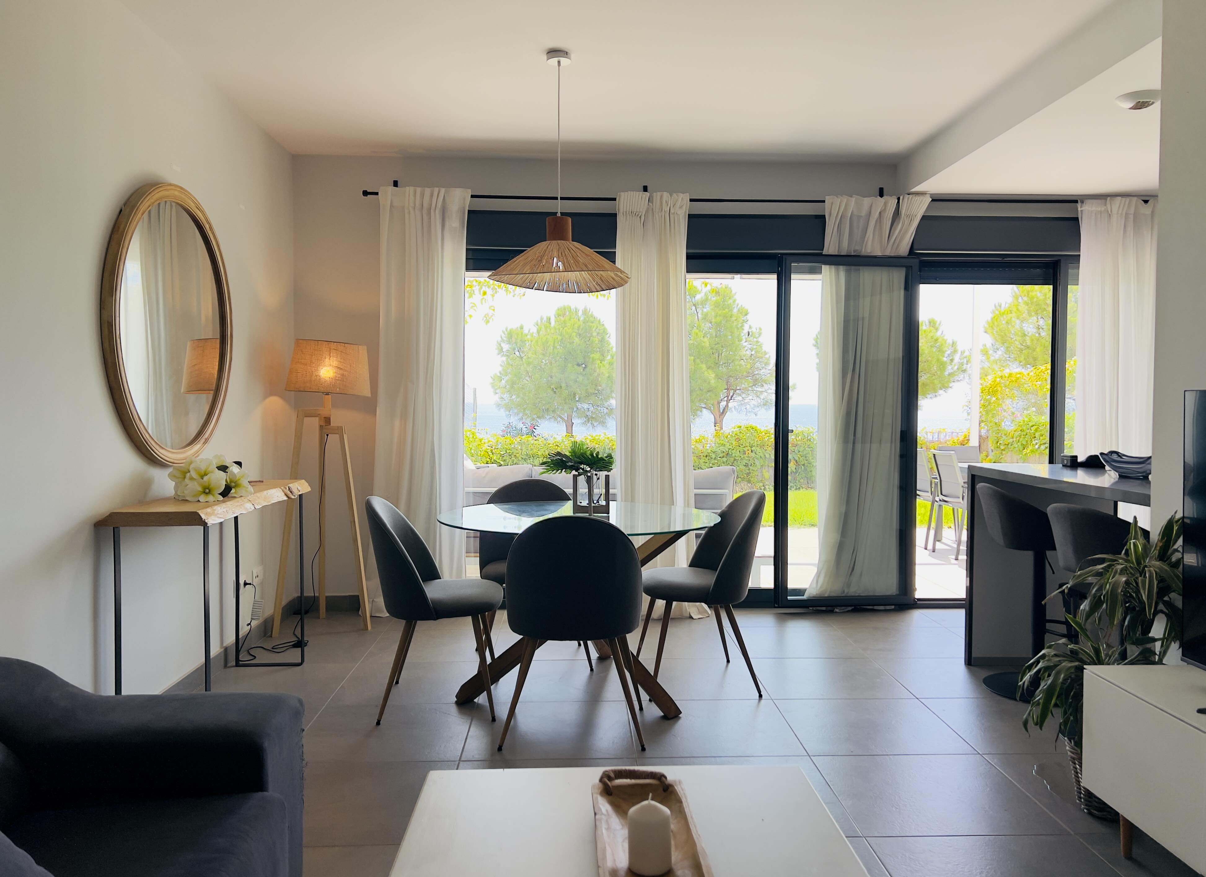 ESPECTACULAR APARTAMENTO CON JARDÍN Y VISTAS AL MAR