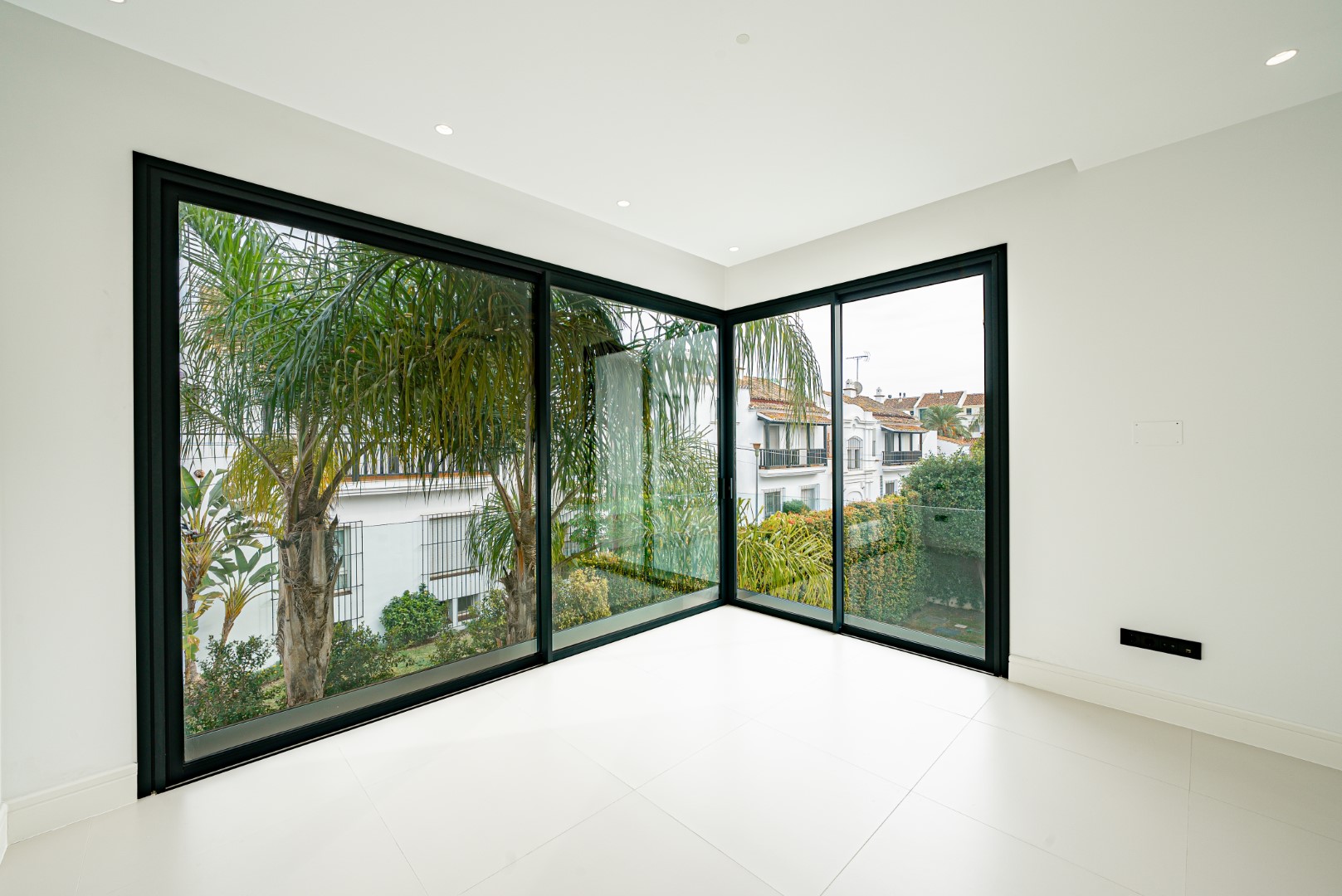VILLA RIO VERDE  GOLDEN MILE, MARBELLA