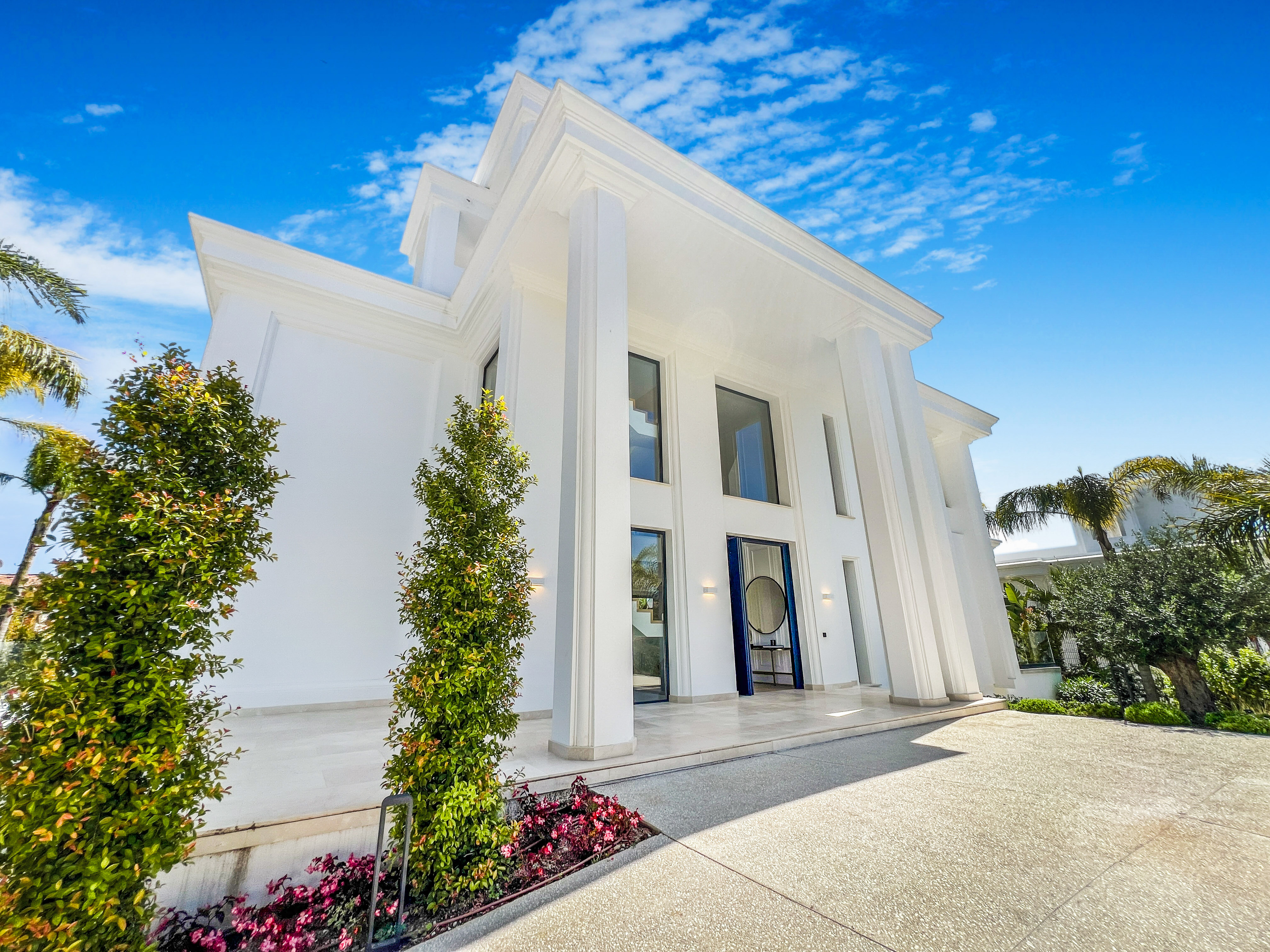 VILLAS LOMAS DE MARBELLA CLUB · GOLDEN MILE