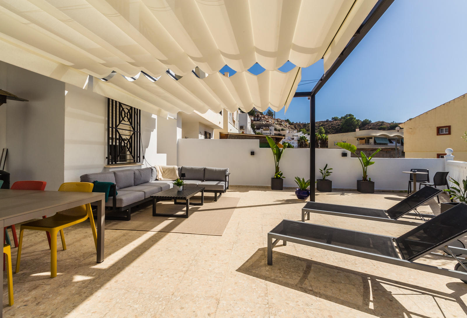 CASA CON PISCINA PRIVADA A 5 MINUTOS DEL CENTRO Y LA PLAYA