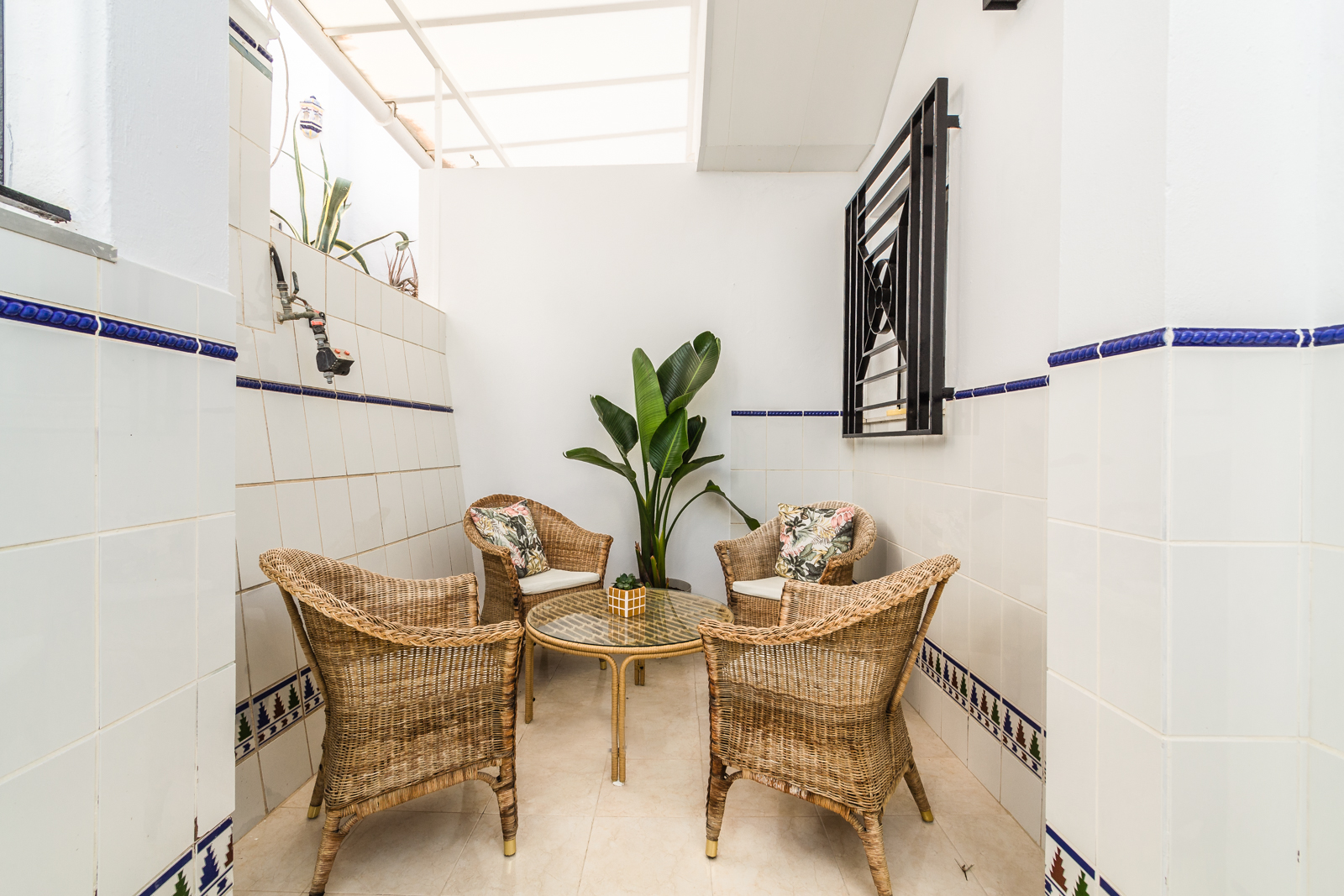 CASA CON PISCINA PRIVADA A 5 MINUTOS DEL CENTRO Y LA PLAYA