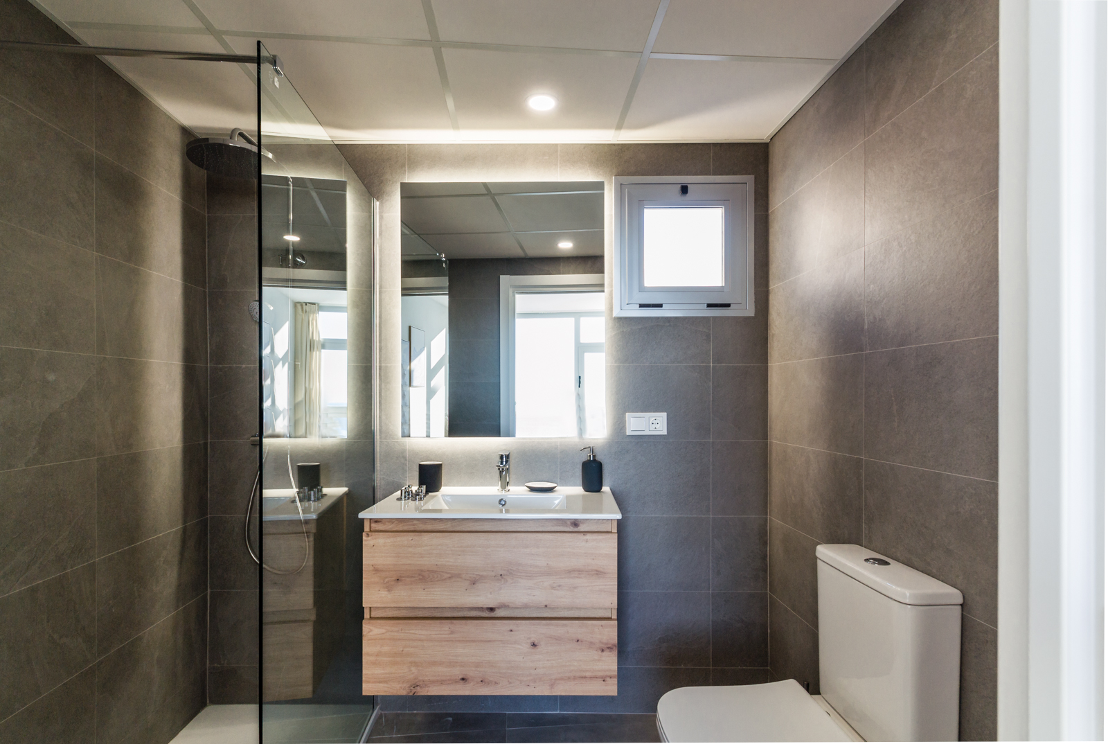 OBRA NUEVA EN LA COSTA TROPICAL: UBICACI�N, VISTAS Y RENTABILIDAD