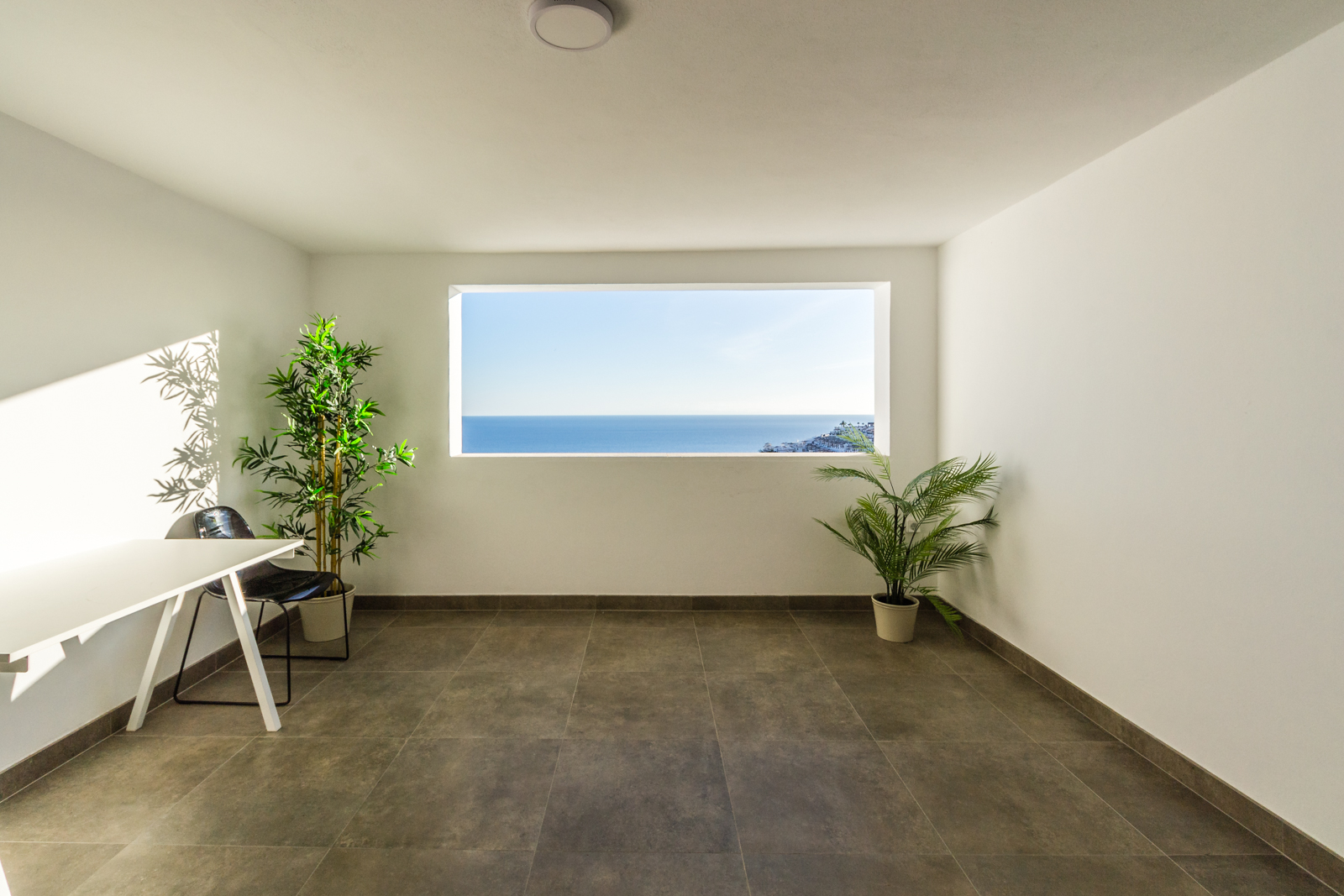 OBRA NUEVA EN LA COSTA TROPICAL: UBICACI�N, VISTAS Y RENTABILIDAD