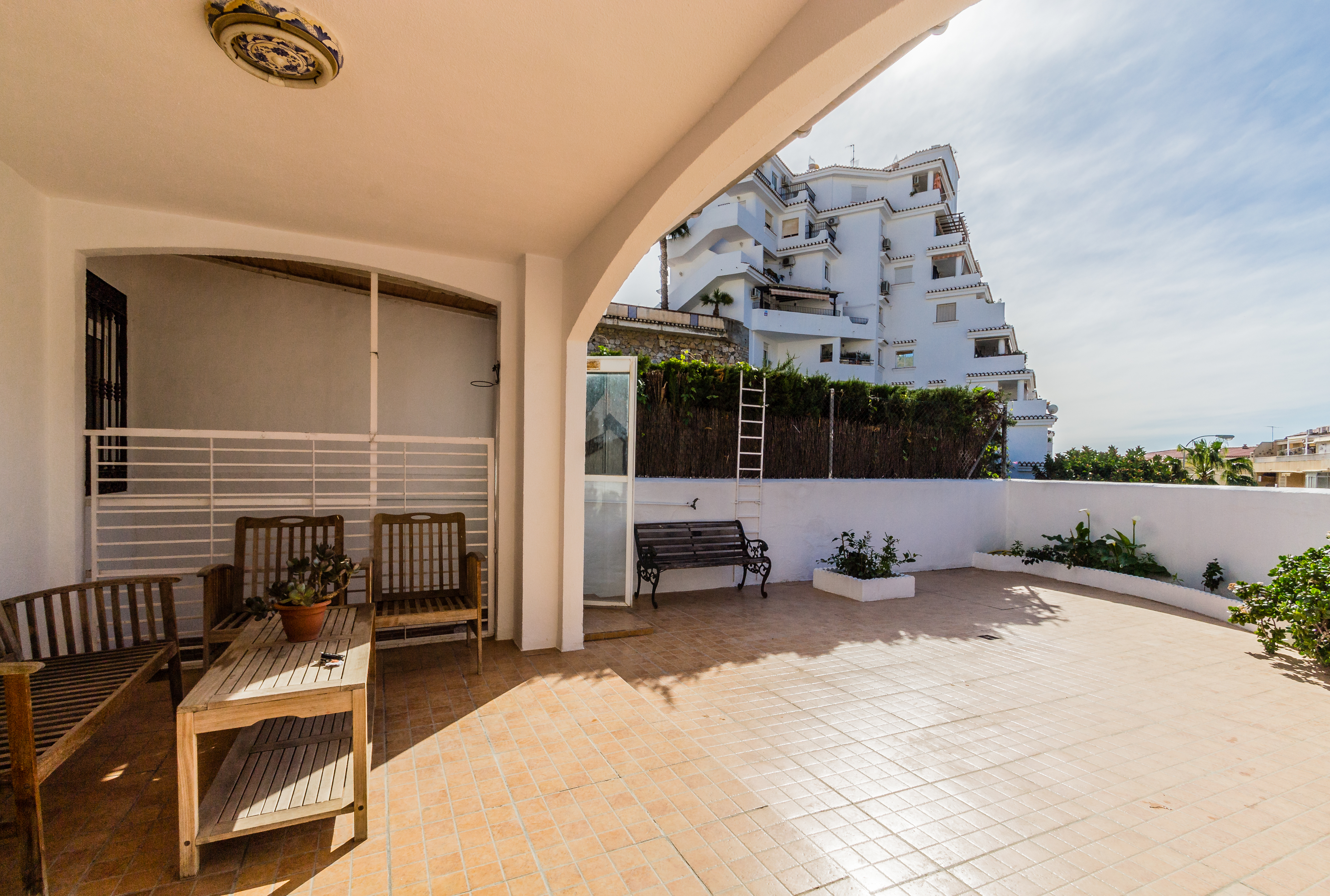 APARTAMENTO CON GRAN TERRAZA A 2 MINUTOS DE LA PLAYA