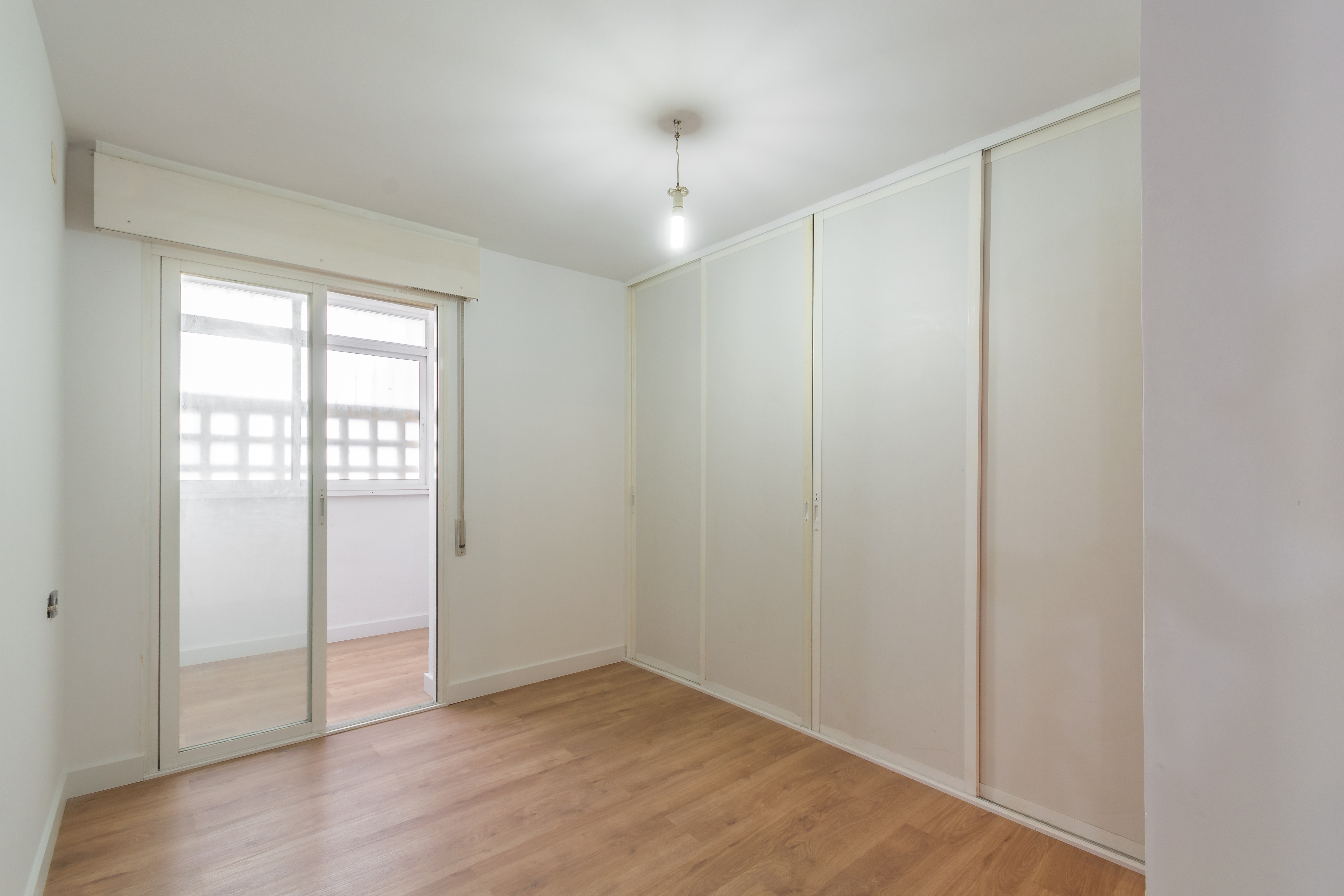 APARTAMENTO CON GRAN TERRAZA A 2 MINUTOS DE LA PLAYA