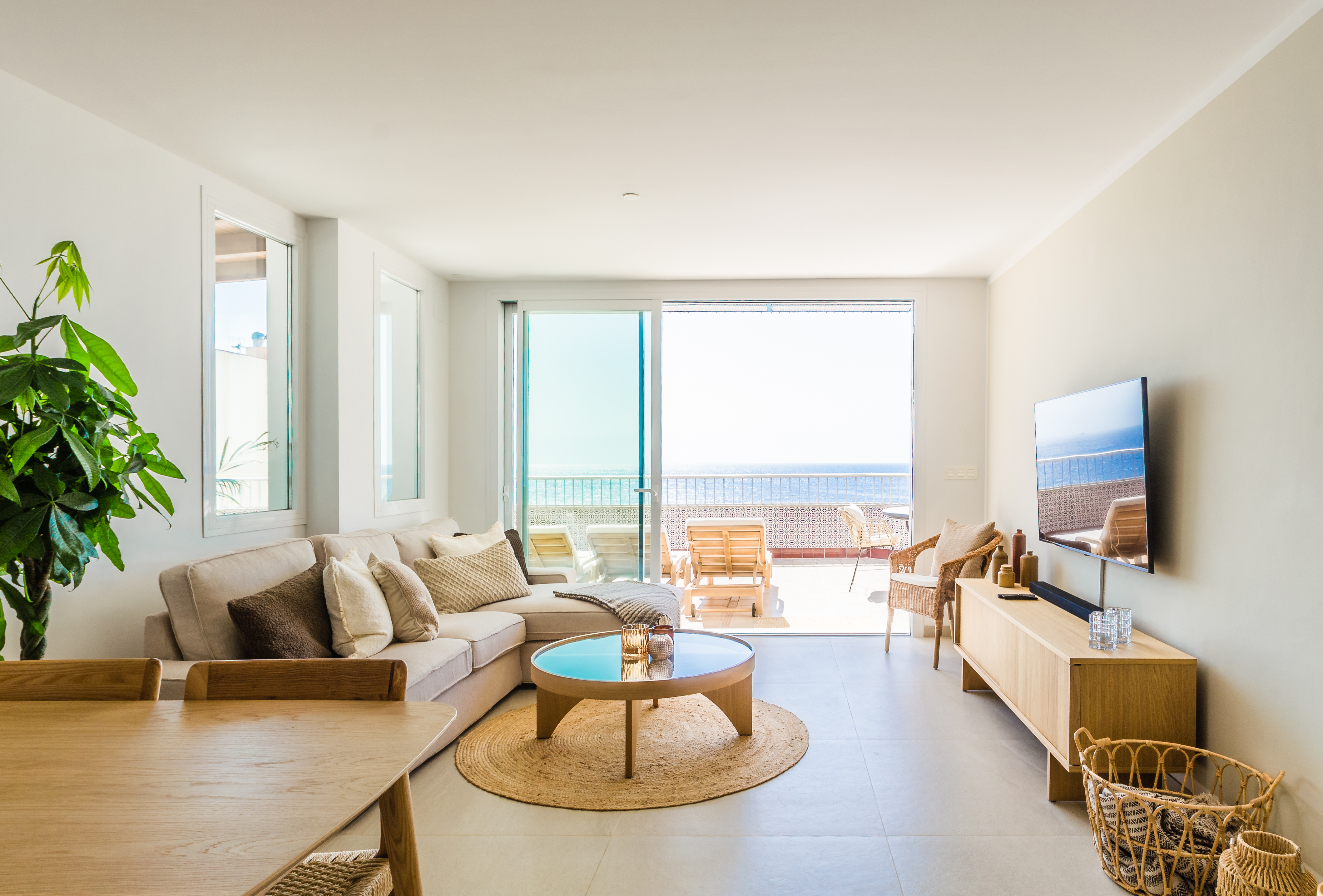 FANT�STICO �TICO EN PRIMERA LINEA DE PLAYA 