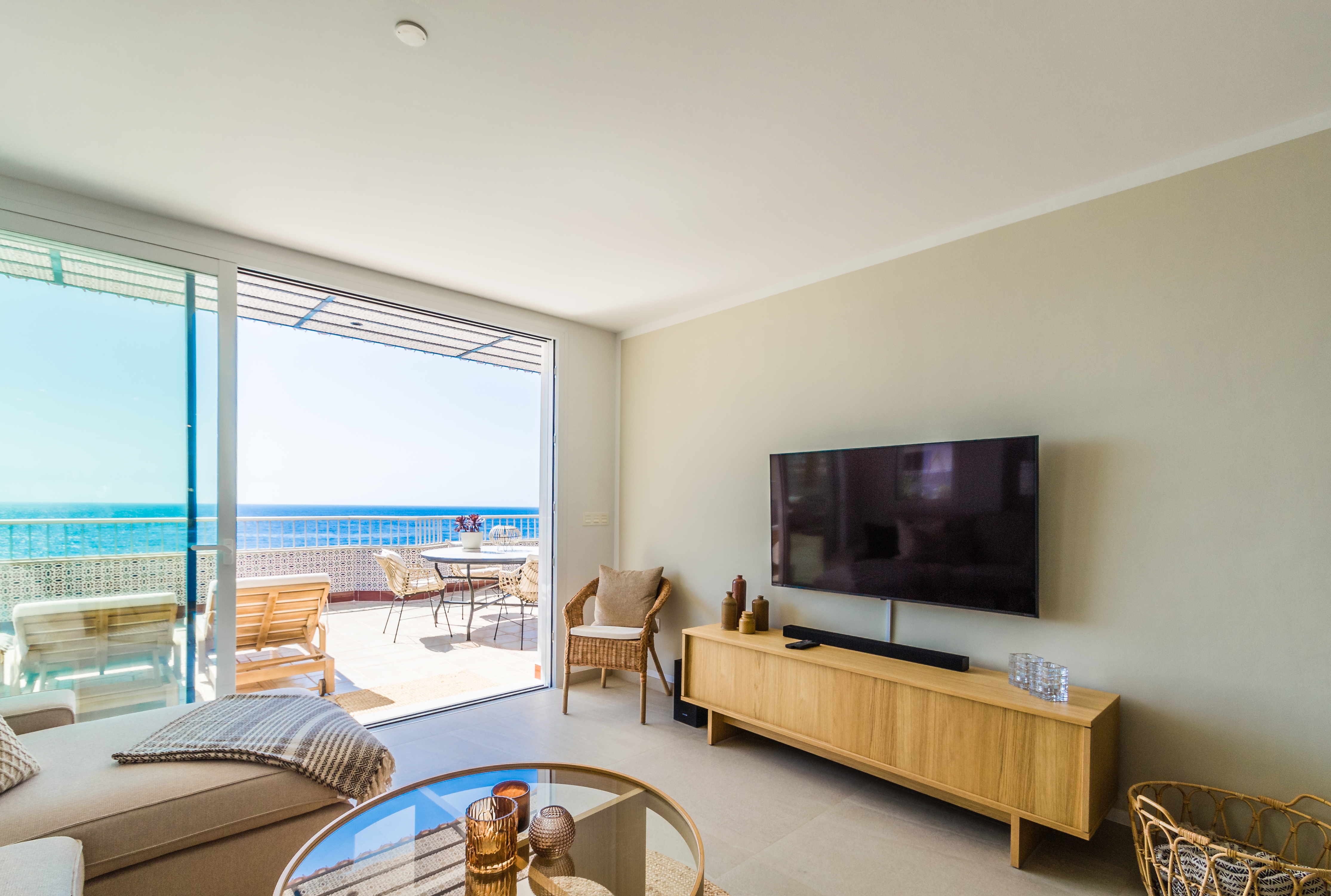 FANT�STICO �TICO EN PRIMERA LINEA DE PLAYA 