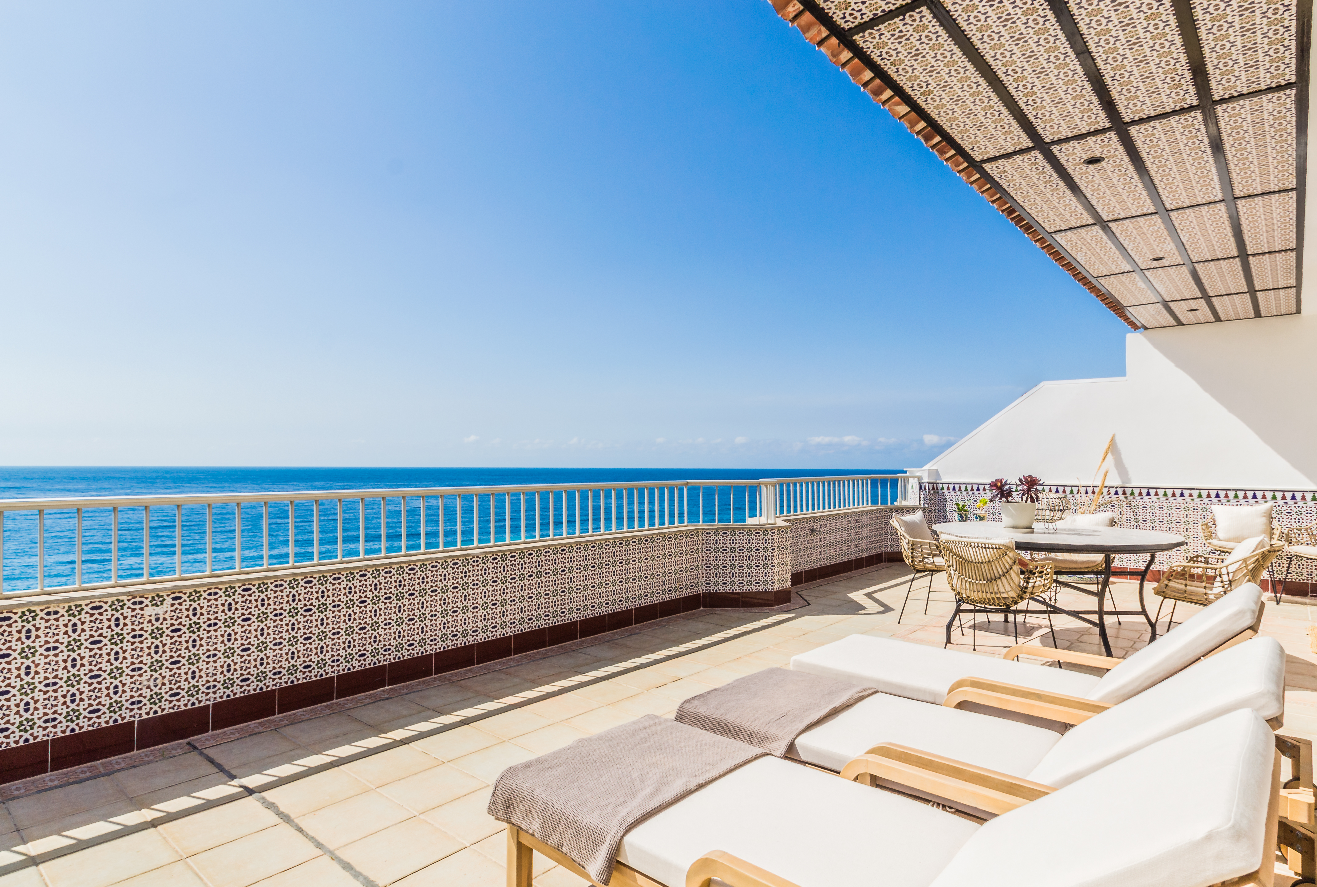FANT�STICO �TICO EN PRIMERA LINEA DE PLAYA 