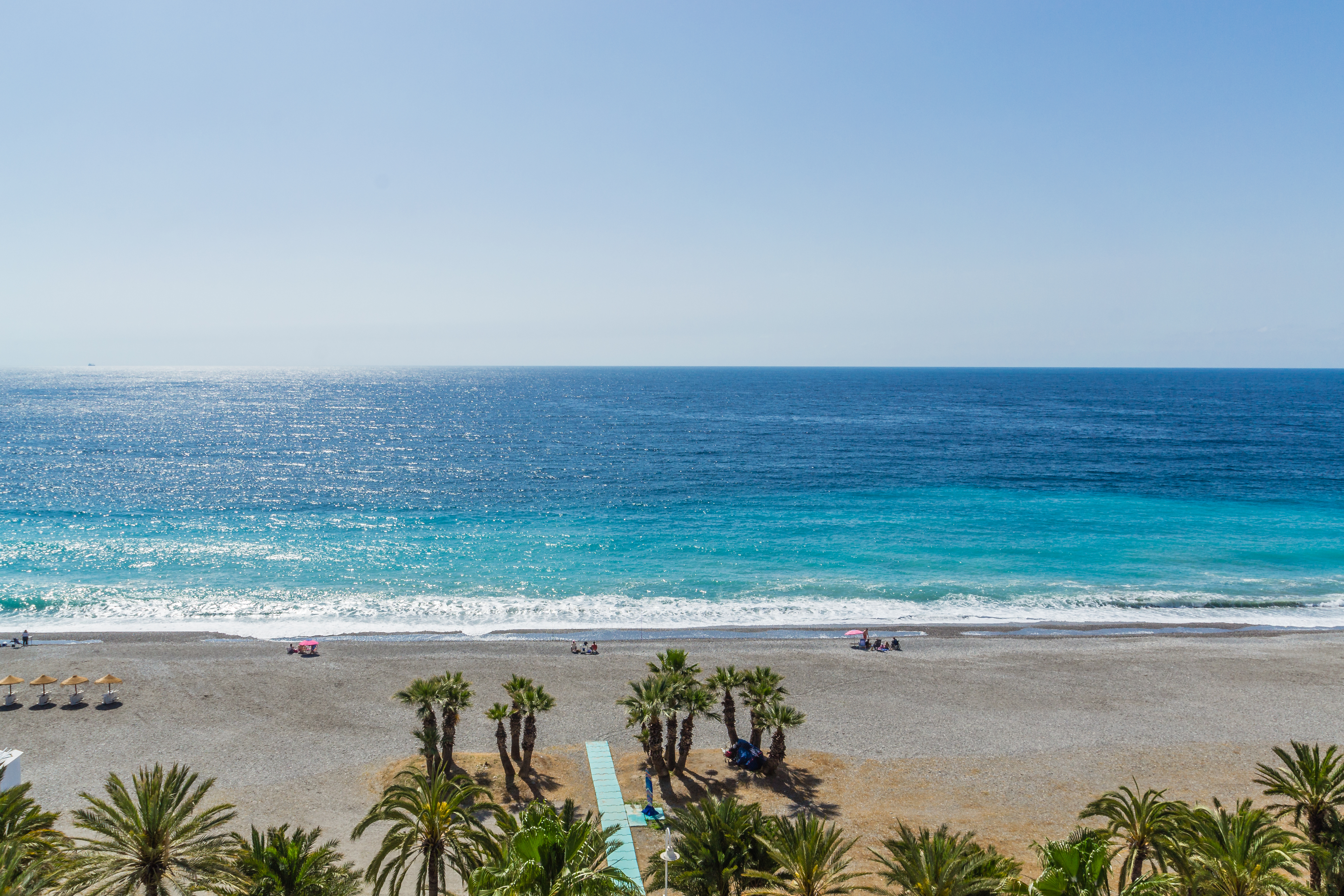 FANT�STICO �TICO EN PRIMERA LINEA DE PLAYA 