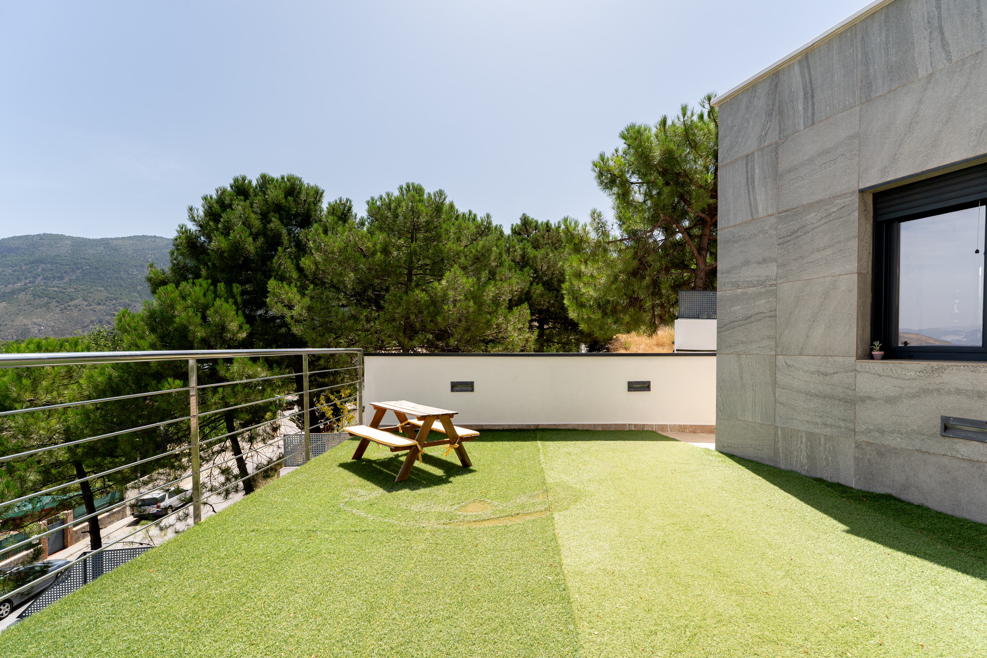 VILLA CONTEMPOR�NEA EN EL PARQUE NATURAL DE SIERRA NEVADA