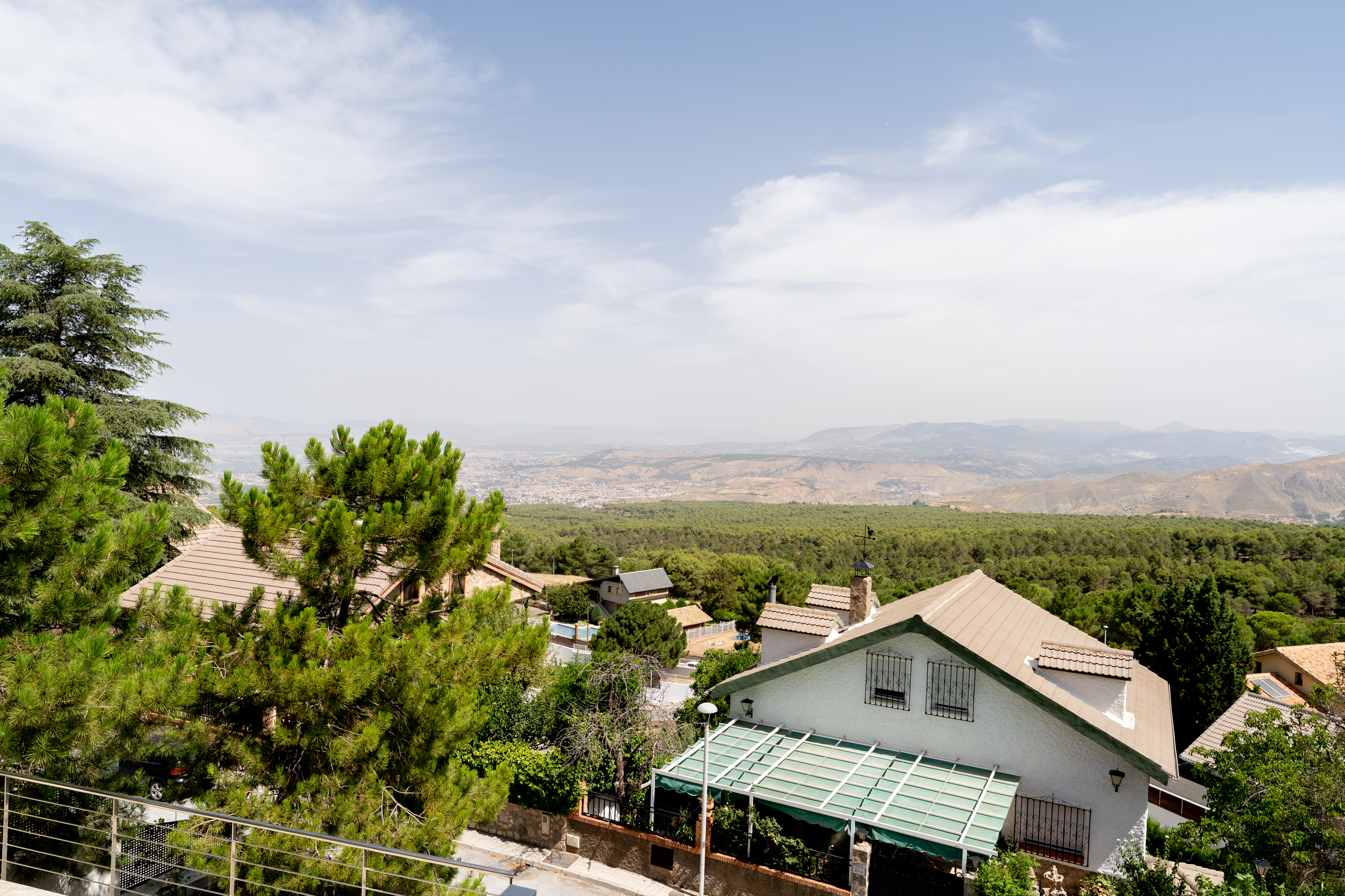 VILLA CONTEMPOR�NEA EN EL PARQUE NATURAL DE SIERRA NEVADA