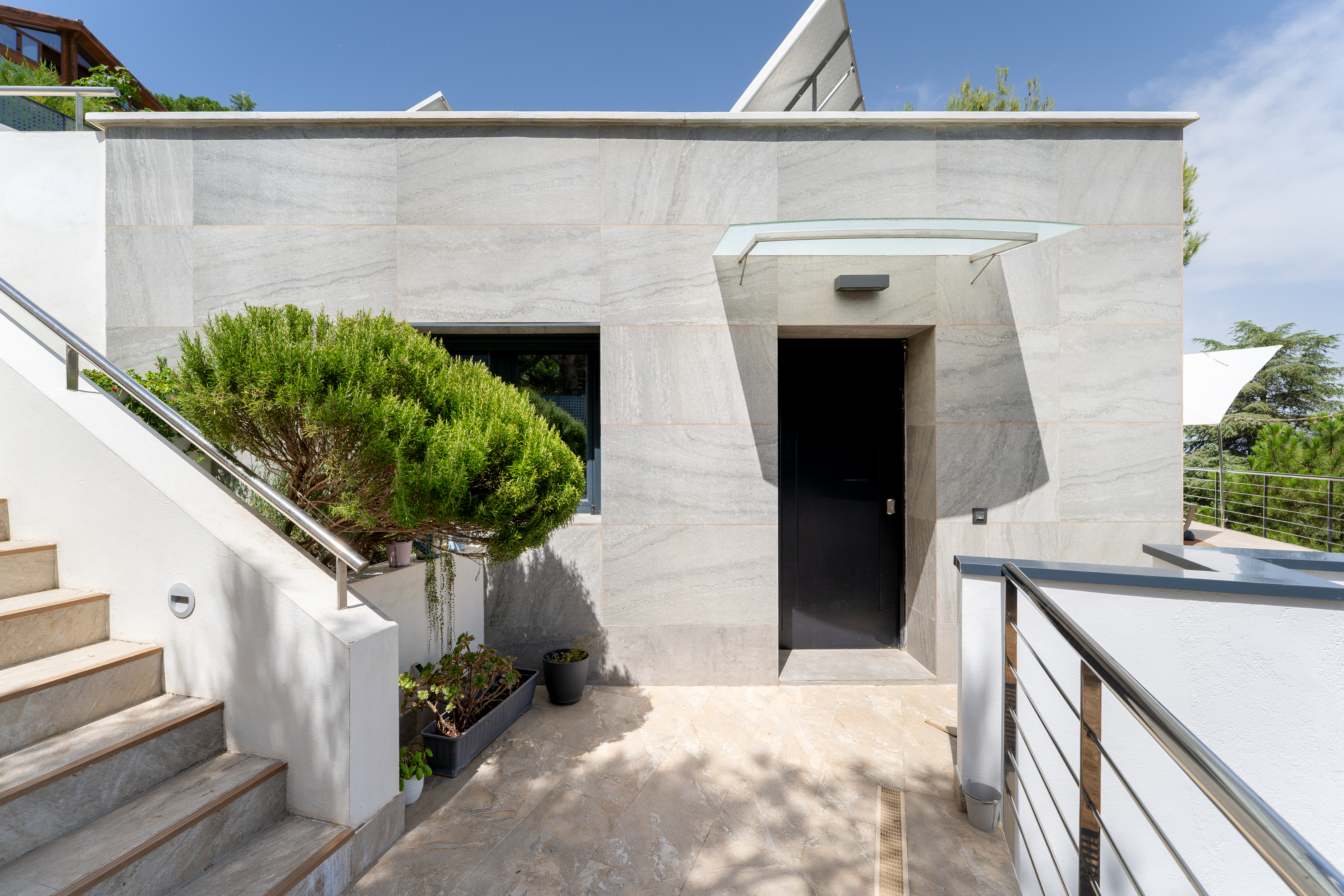 VILLA CONTEMPOR�NEA EN EL PARQUE NATURAL DE SIERRA NEVADA