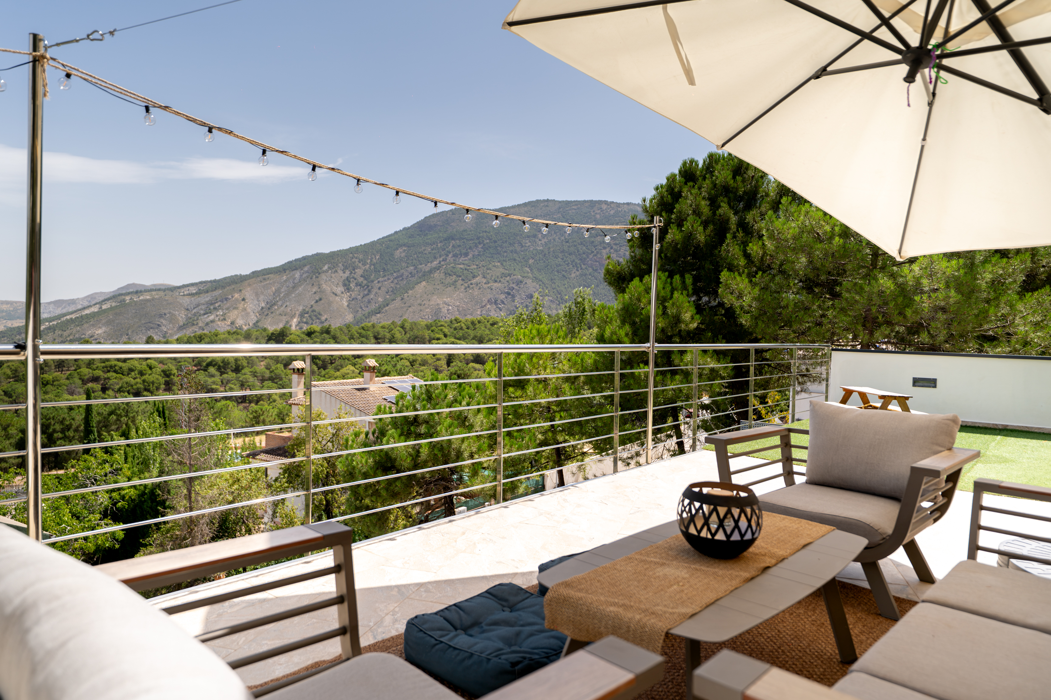 VILLA CONTEMPOR�NEA EN EL PARQUE NATURAL DE SIERRA NEVADA