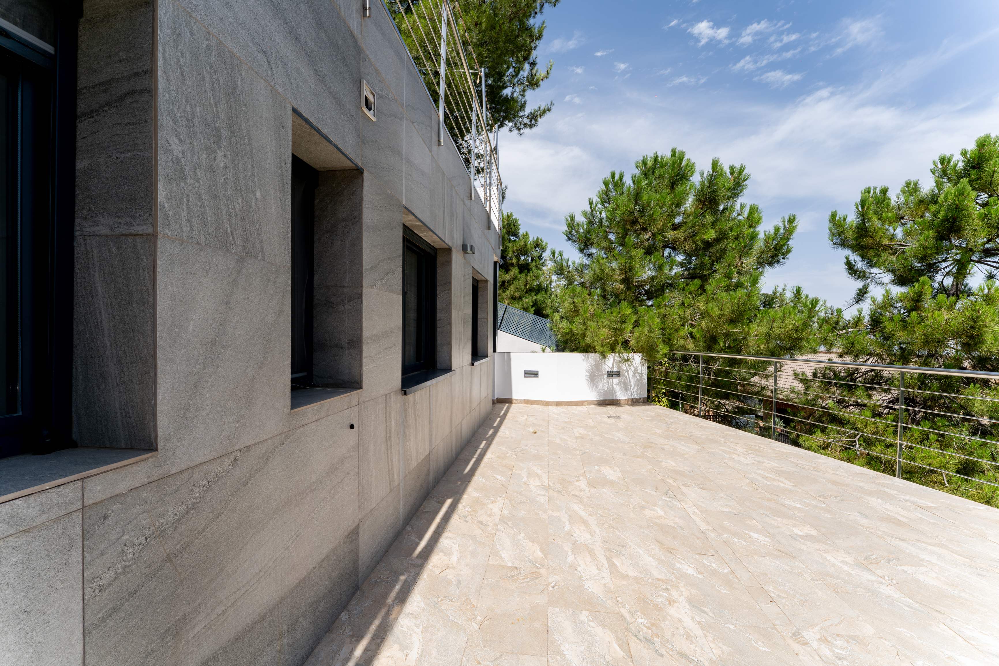 VILLA CONTEMPOR�NEA EN EL PARQUE NATURAL DE SIERRA NEVADA
