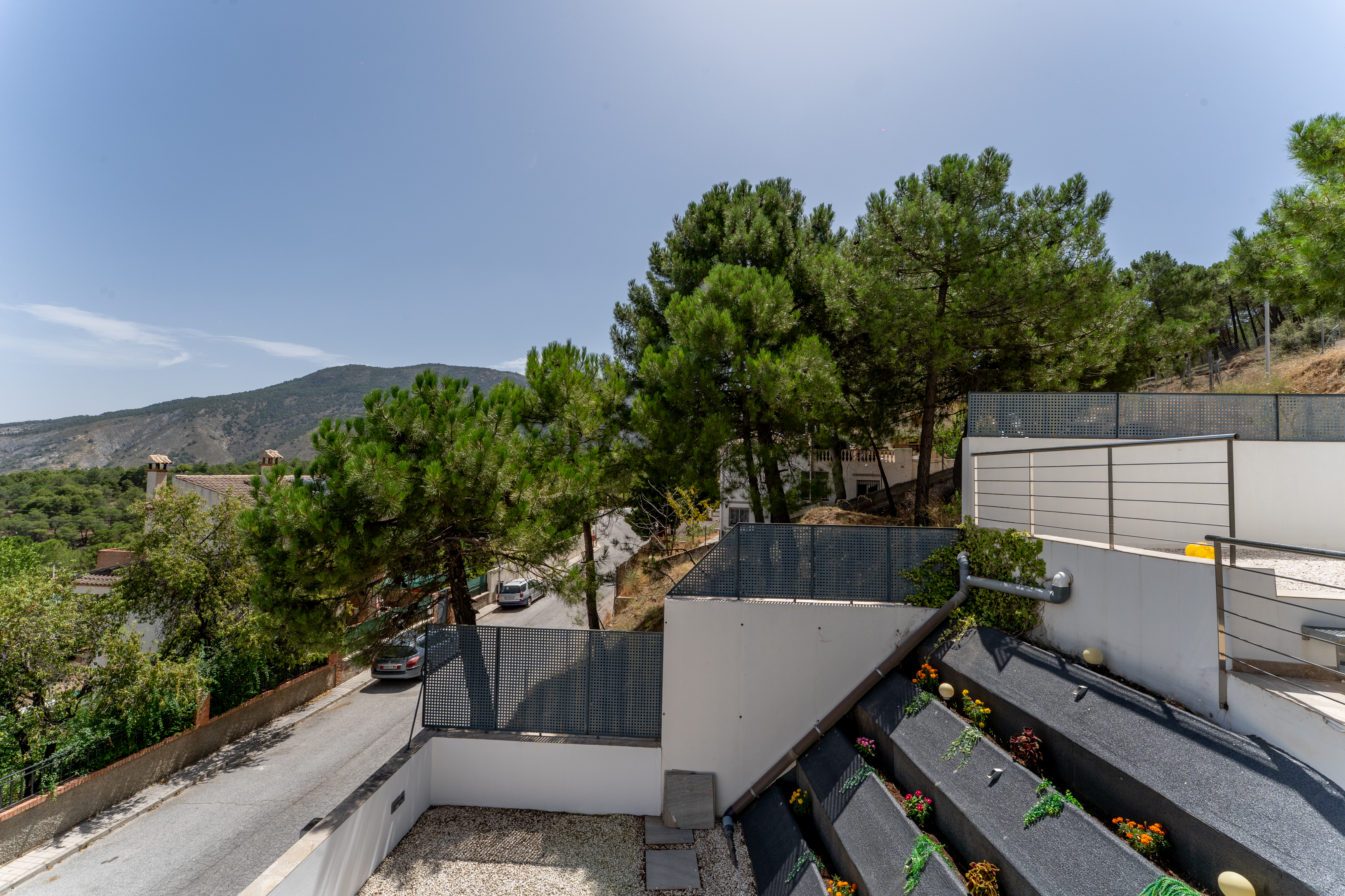 VILLA CONTEMPOR�NEA EN EL PARQUE NATURAL DE SIERRA NEVADA
