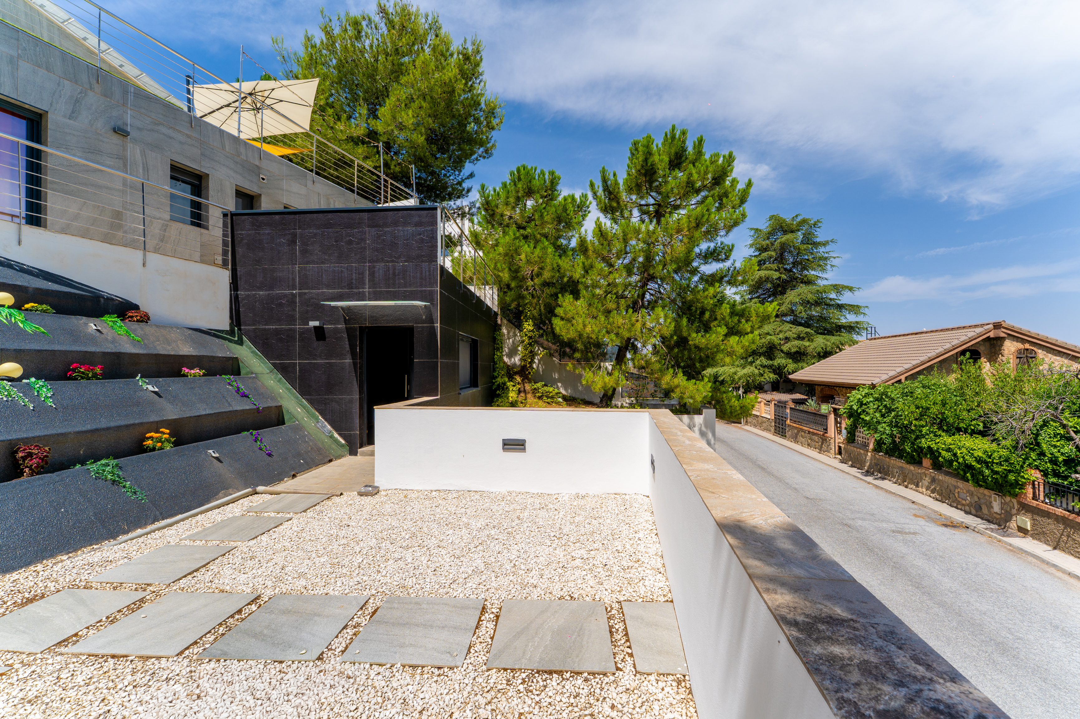 VILLA CONTEMPOR�NEA EN EL PARQUE NATURAL DE SIERRA NEVADA