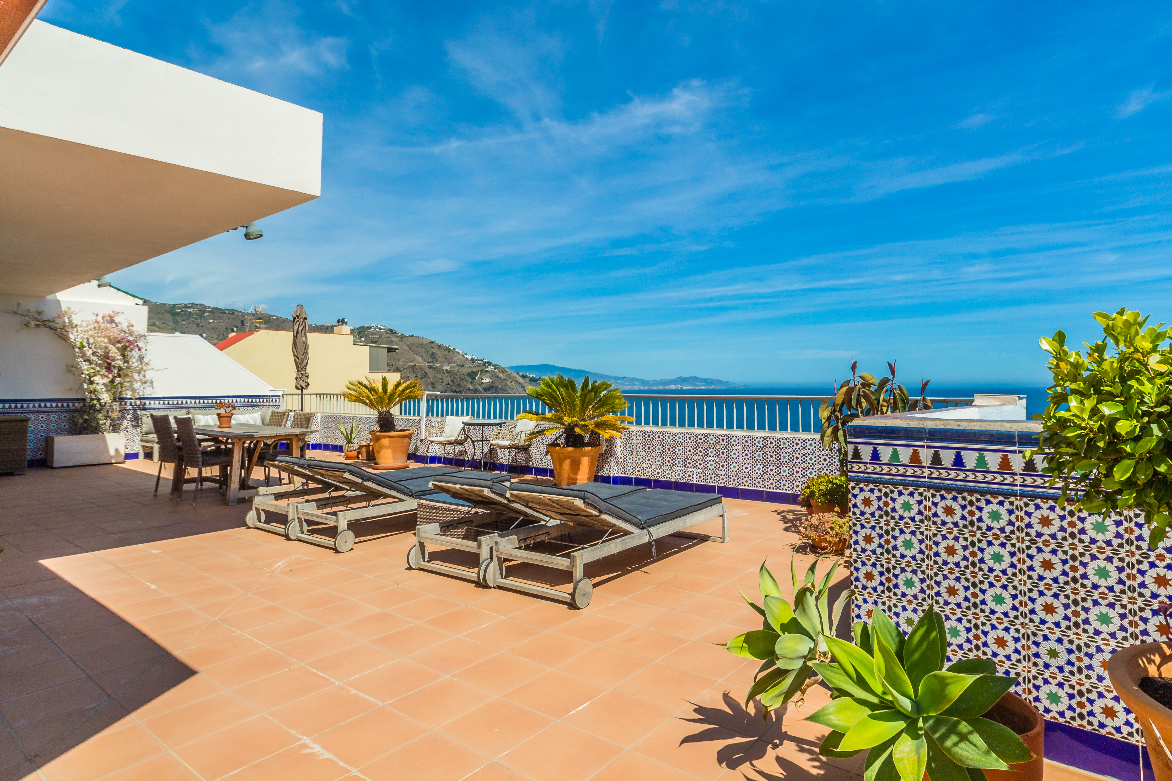 ESPECTACULAR �TICO CON JACUZZI