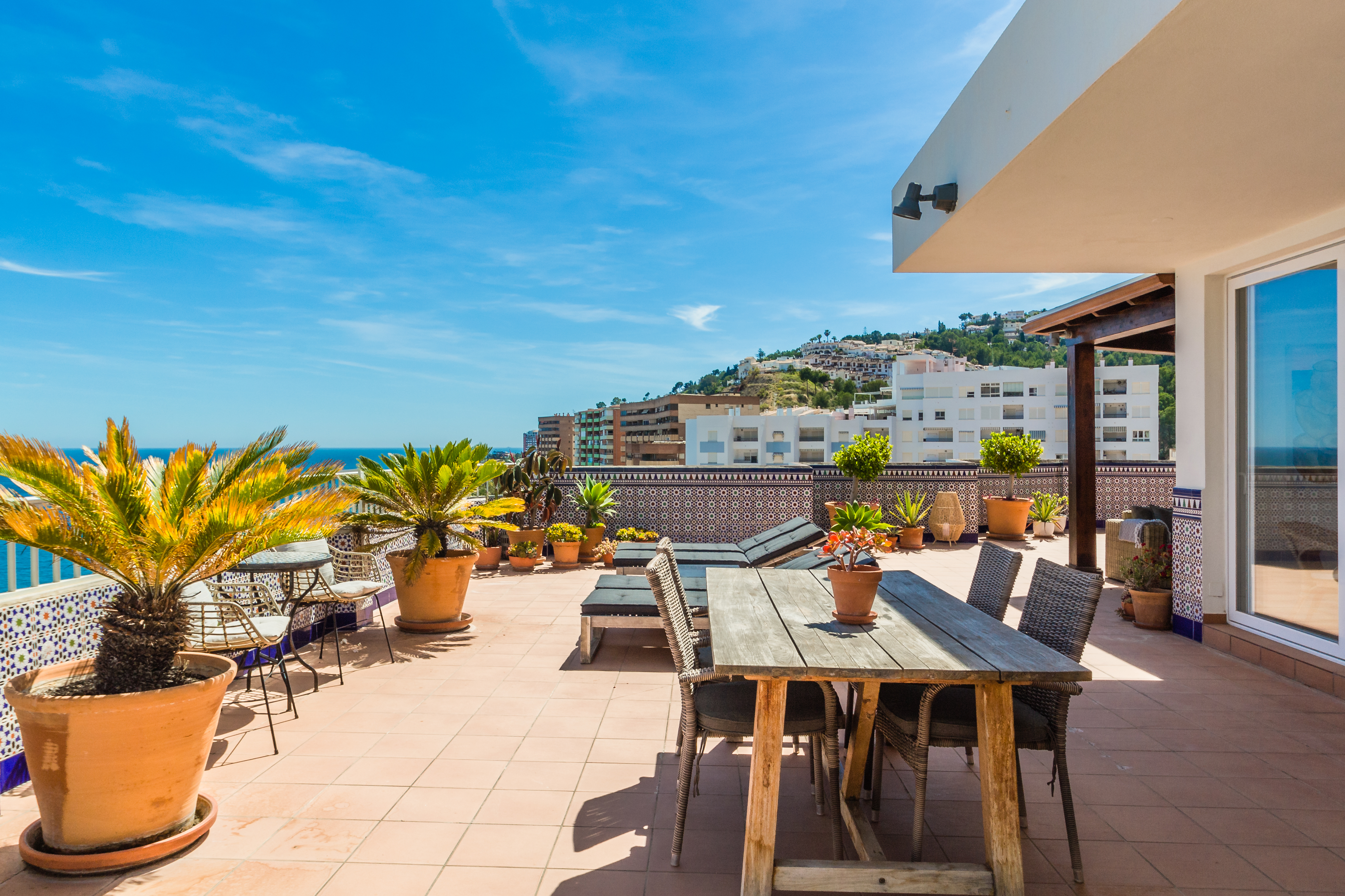 ESPECTACULAR �TICO CON JACUZZI