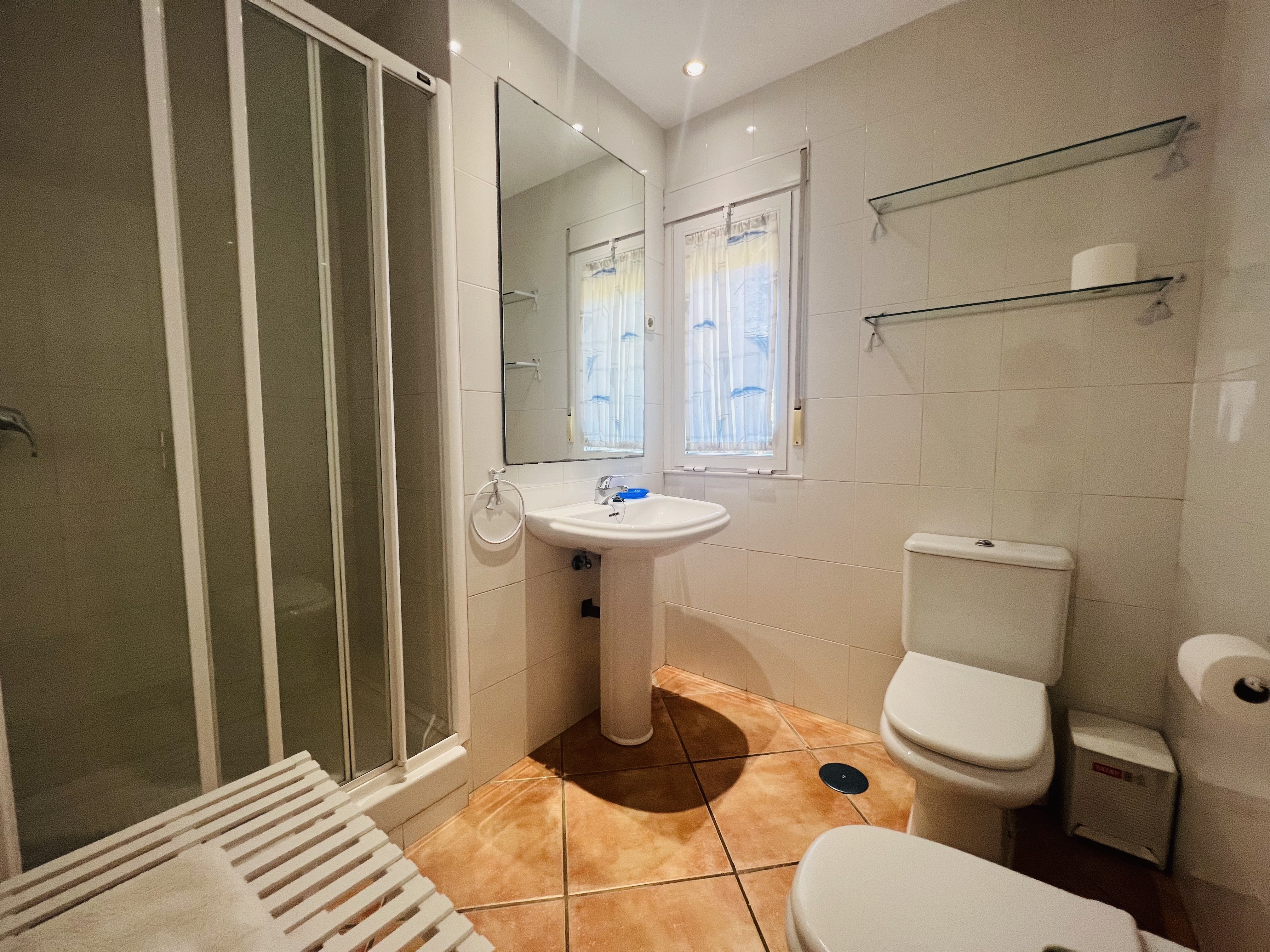 APARTAMENTO EN PASEO REINA SOFA 