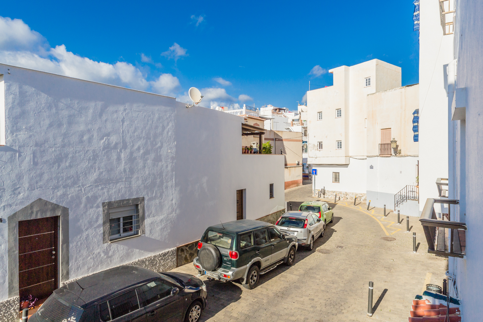 CASA DE PUEBLO EN EL CASCO HISTRICO DE ALMUCAR