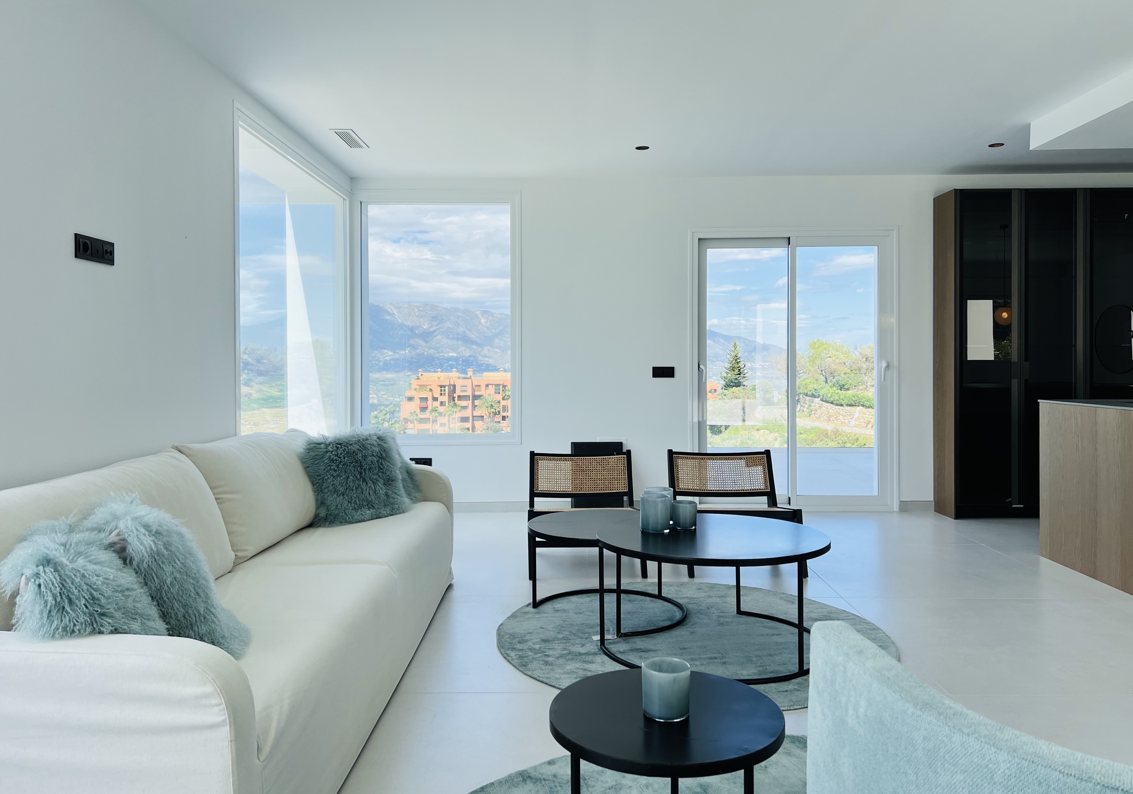 ESPECTACULAR VILLA EN OJEN, MARBELLA