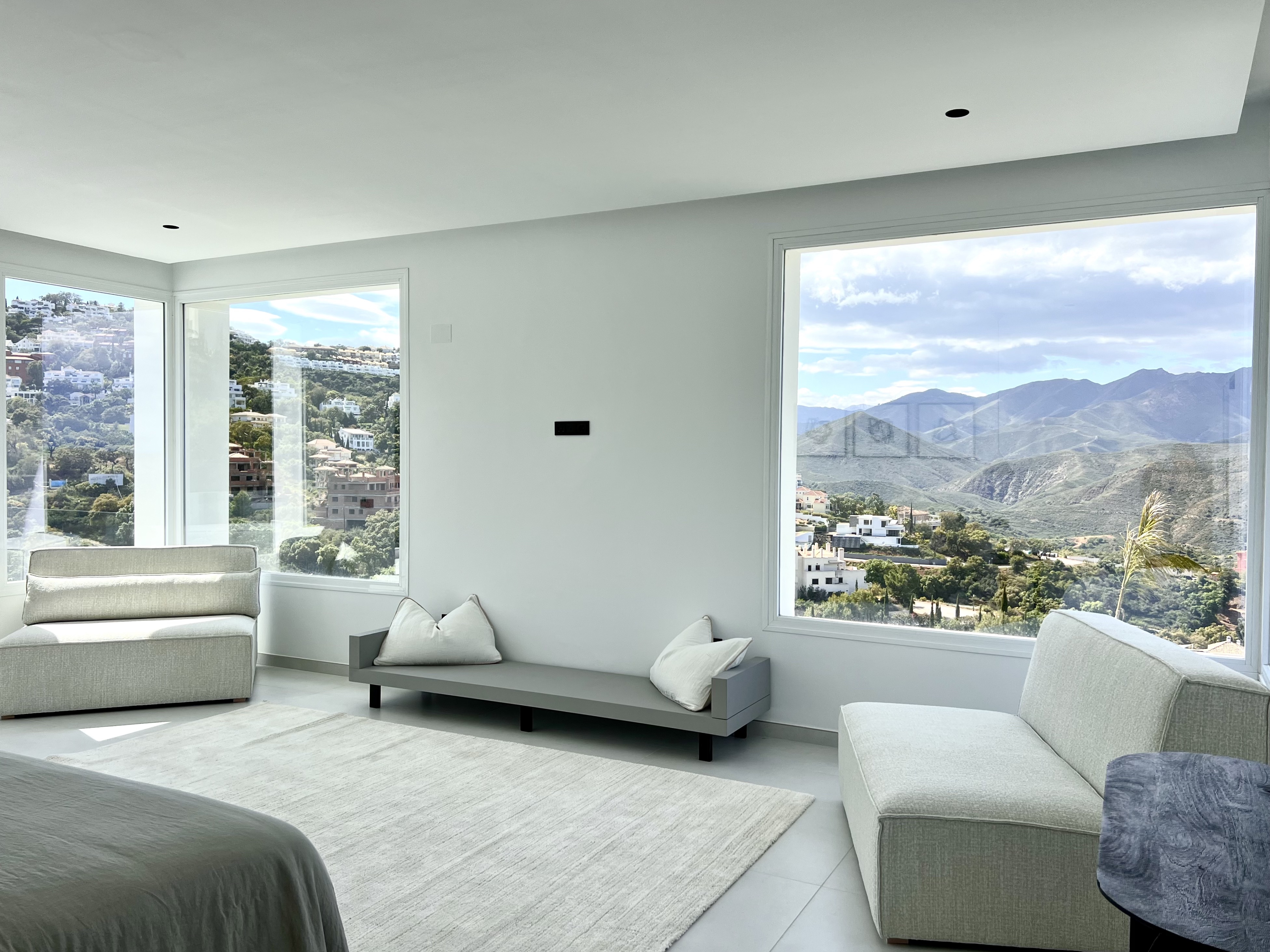 ESPECTACULAR VILLA EN OJEN, MARBELLA