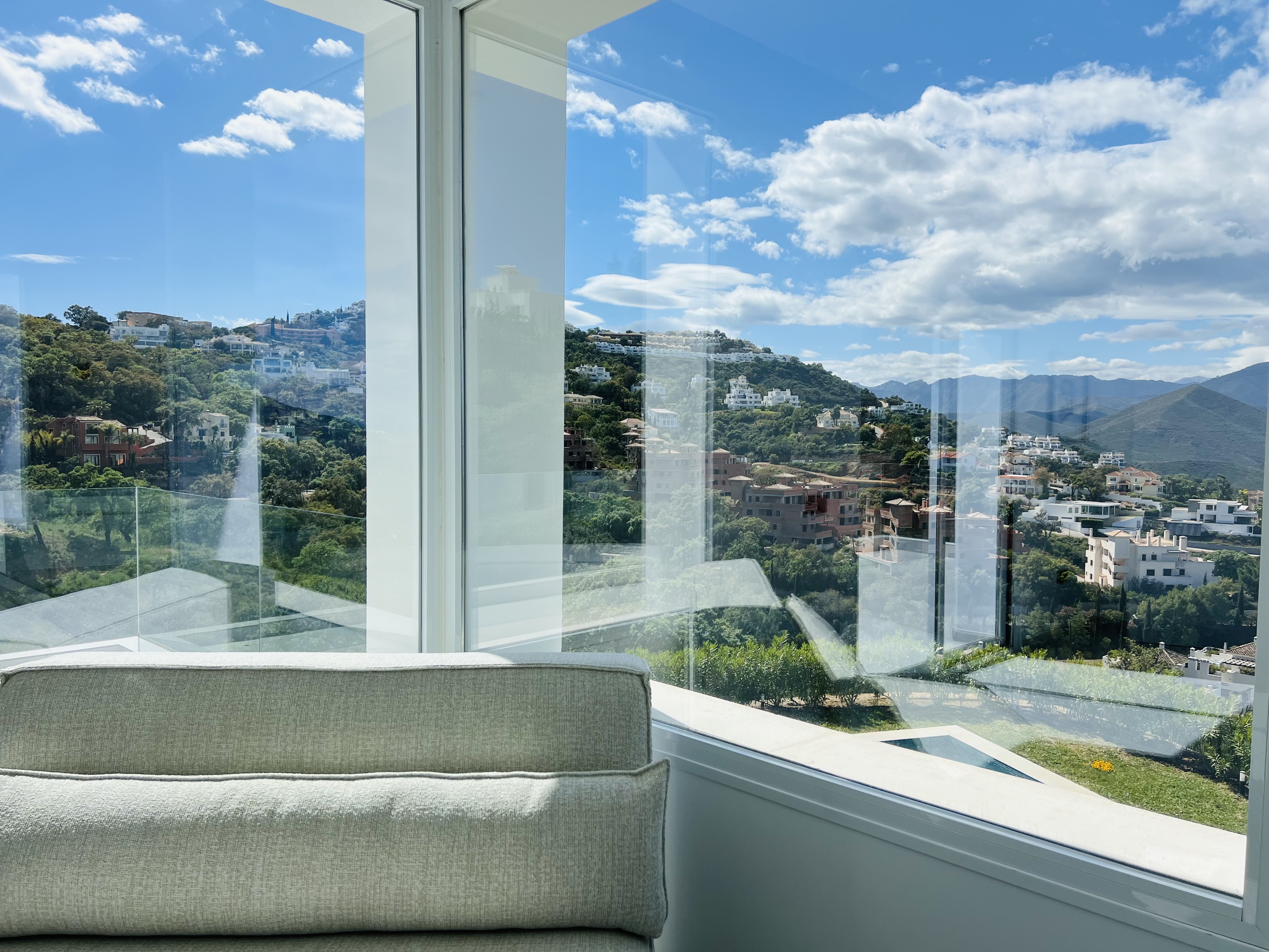 ESPECTACULAR VILLA EN OJEN, MARBELLA