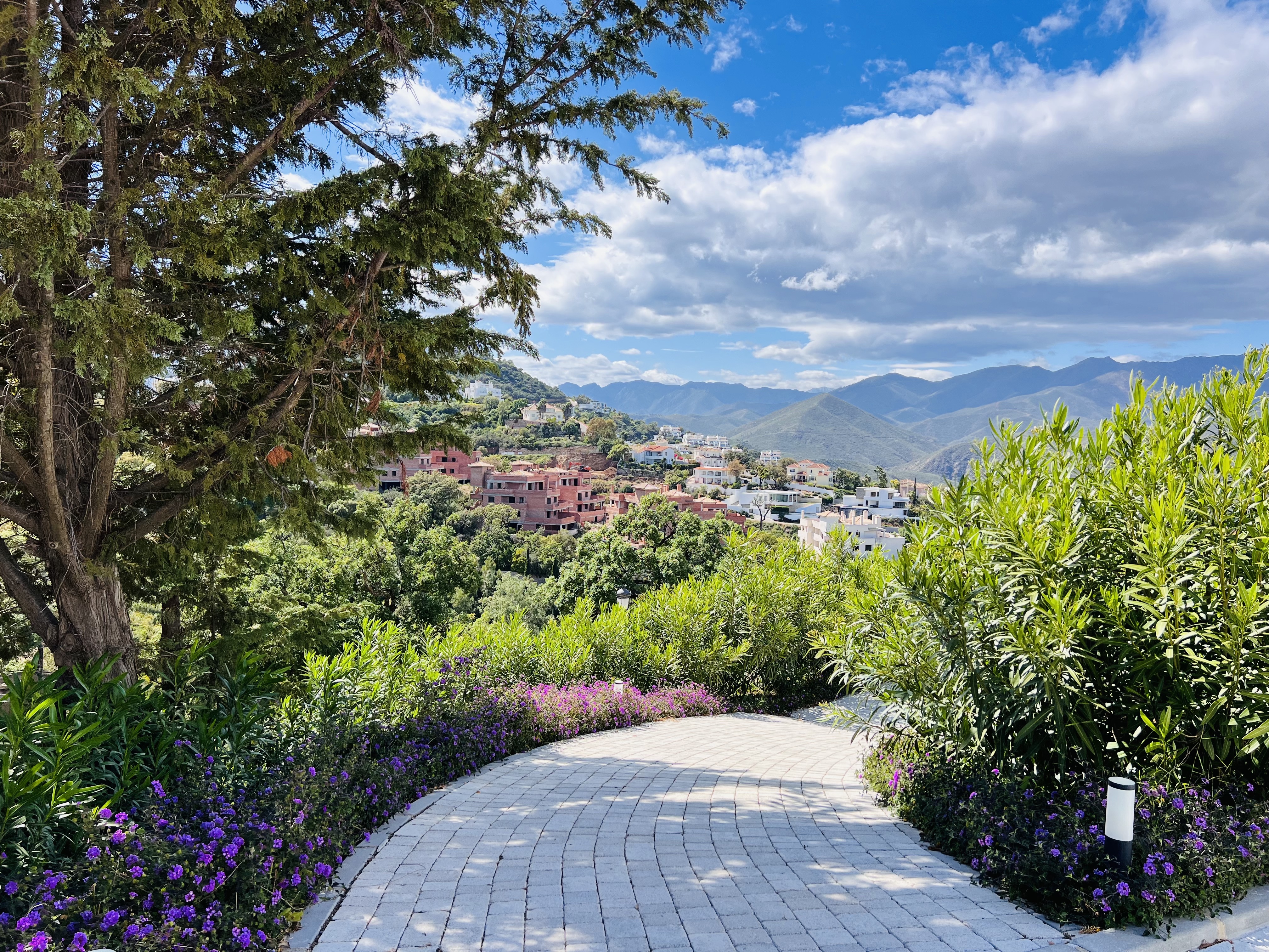 ESPECTACULAR VILLA EN OJEN, MARBELLA