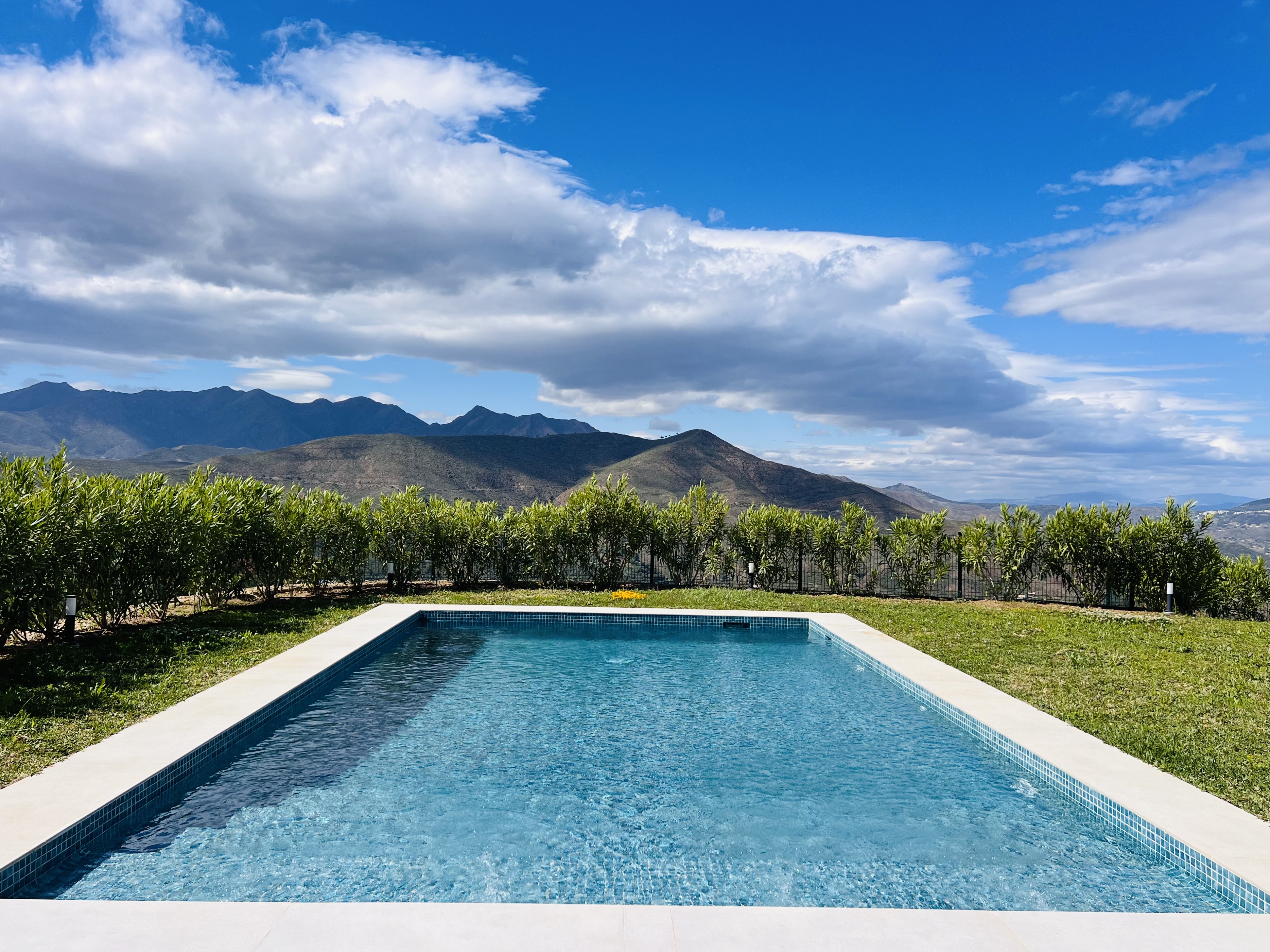 ESPECTACULAR VILLA EN OJEN, MARBELLA