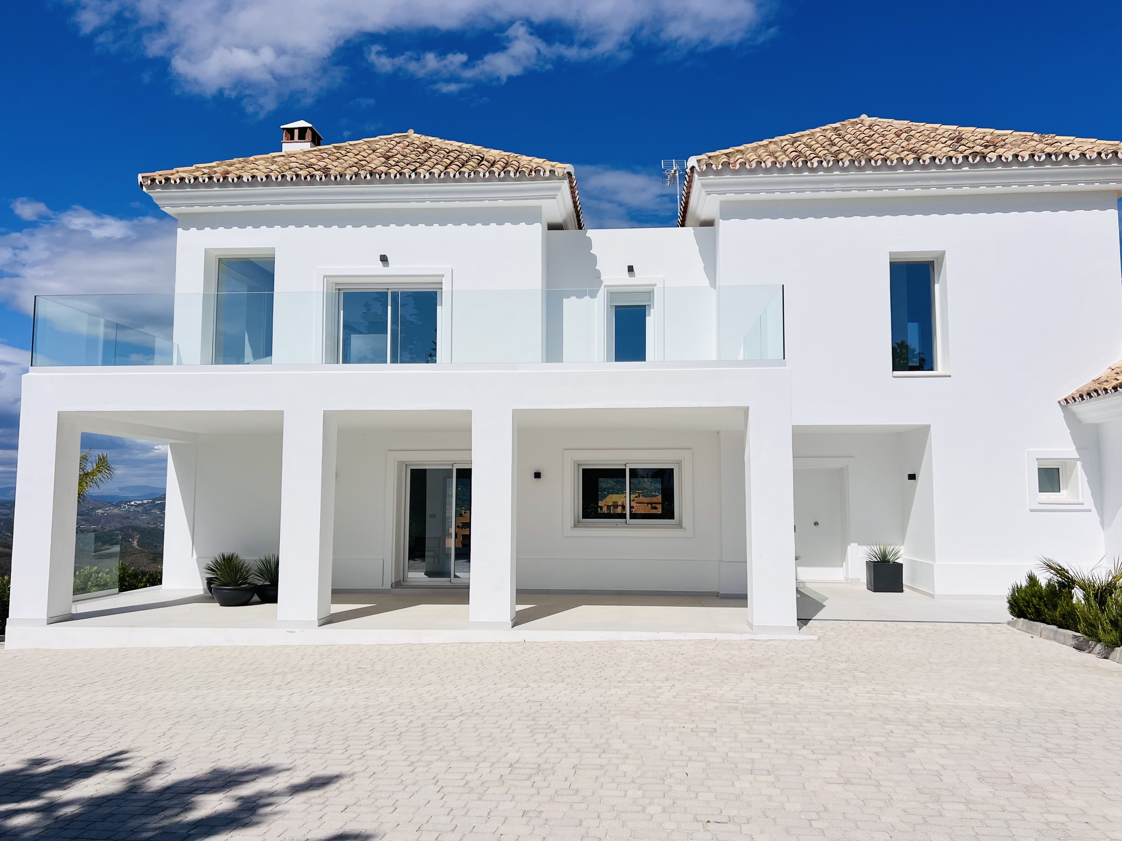 ESPECTACULAR VILLA EN OJEN, MARBELLA